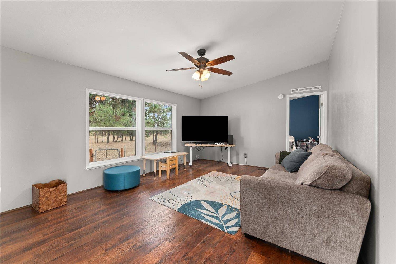 22915 S Cross Rd, Cheney, WA 99004