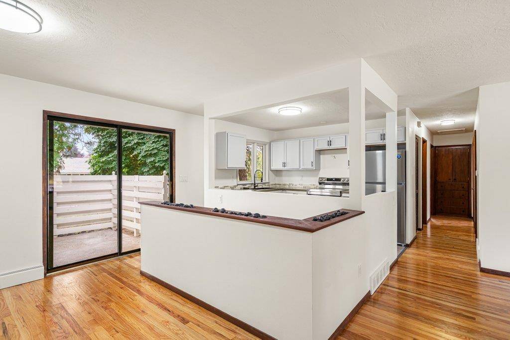 6912 N N MONROE St, Spokane, WA 99208