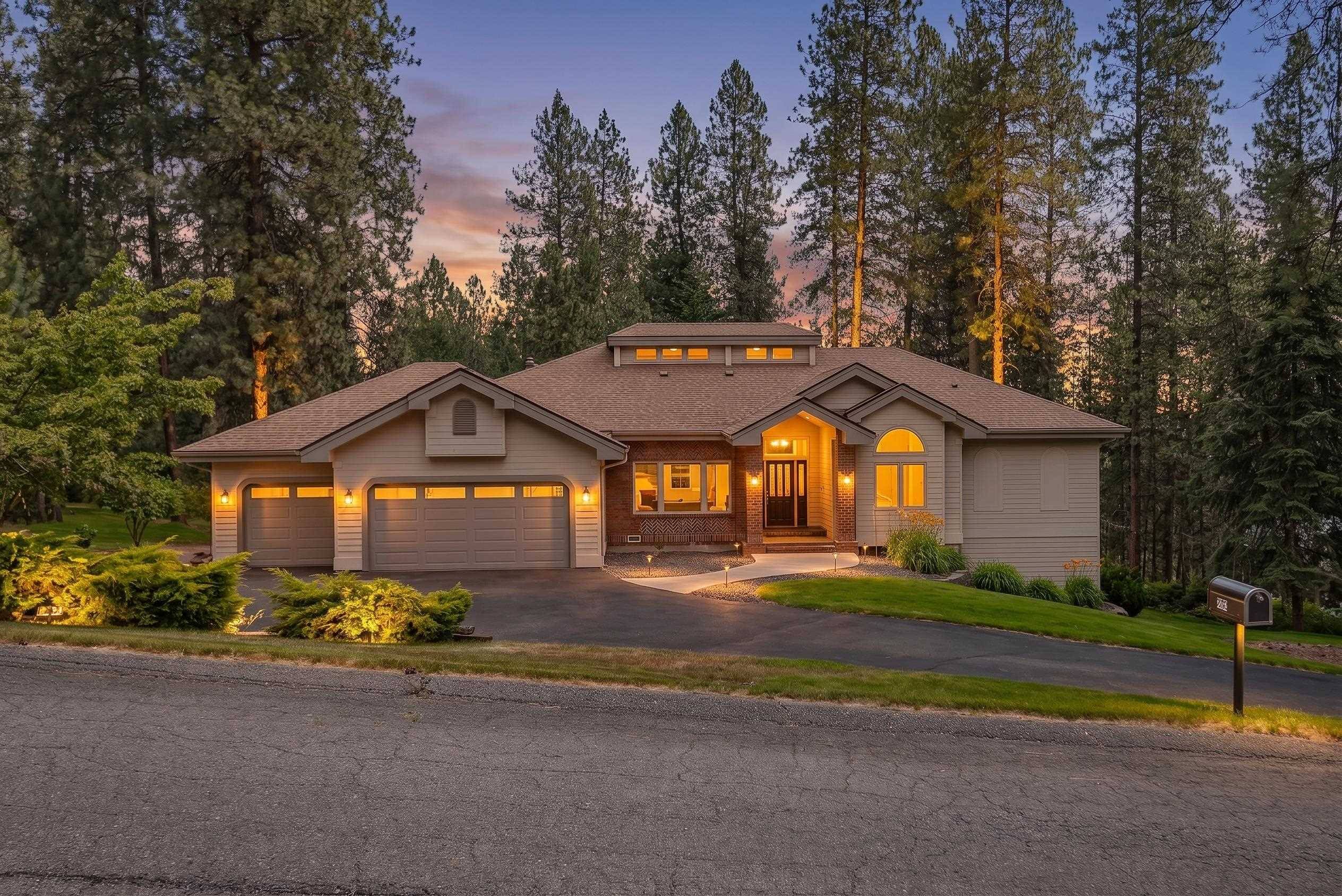 8912 N Oakland Rd, Newman Lake, WA 99025