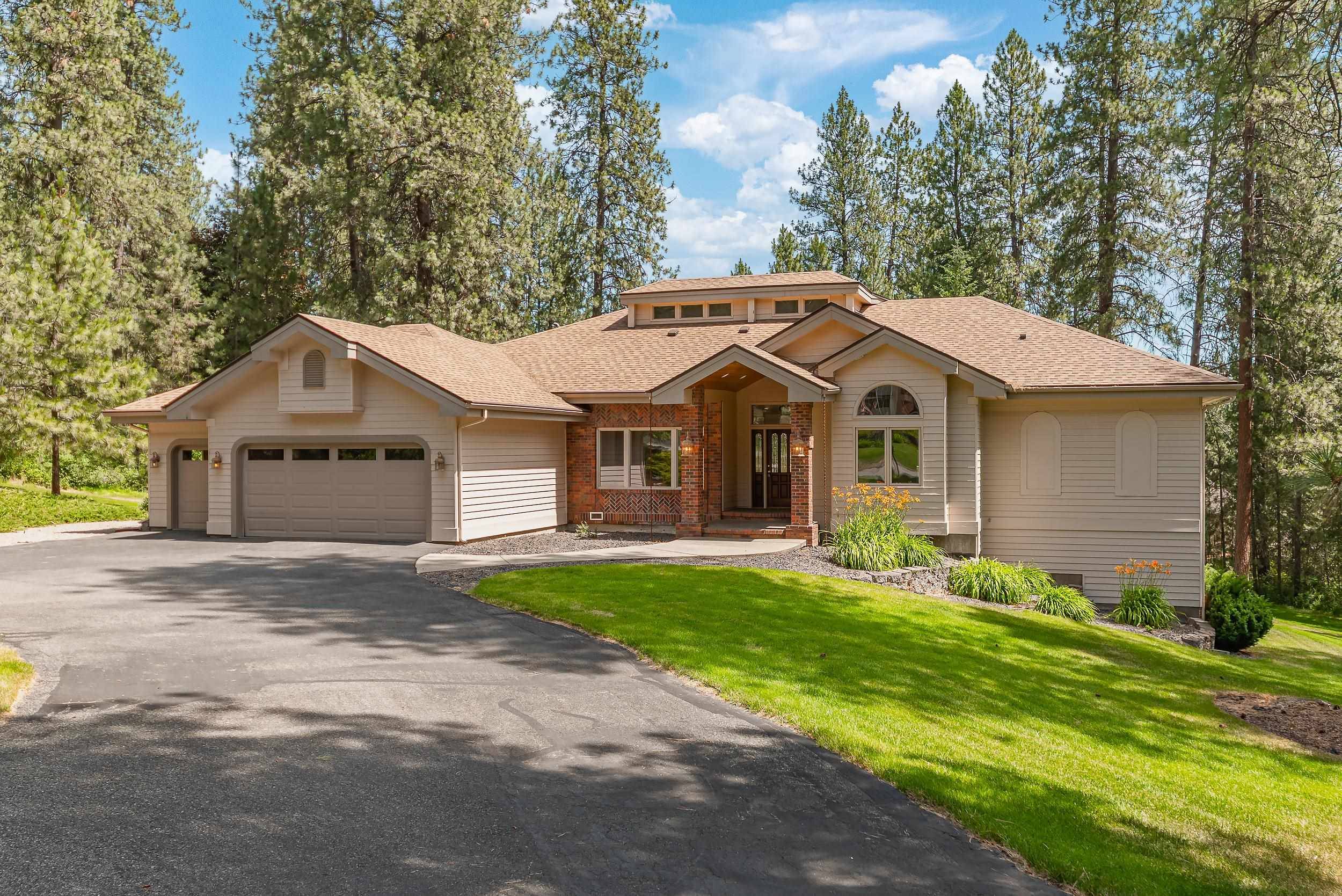 8912 N Oakland Rd, Newman Lake, WA 99025
