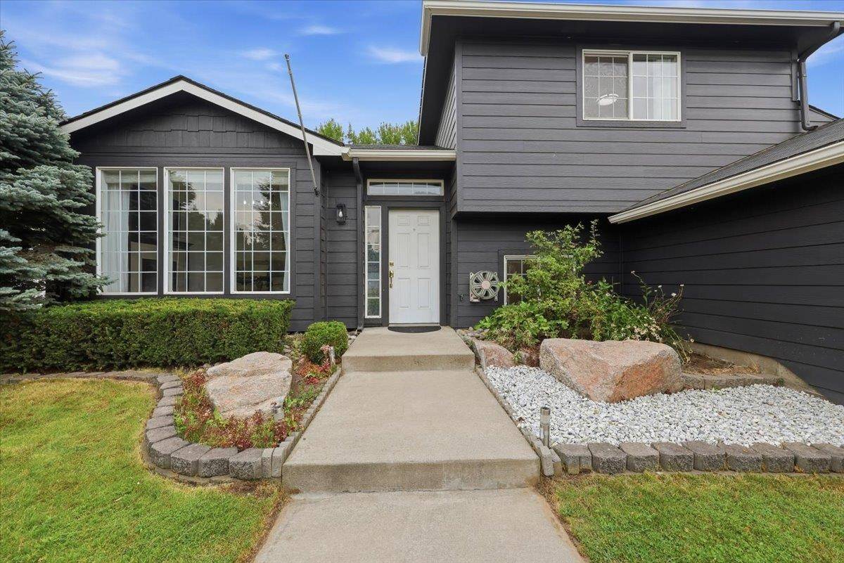 7311 N PERRY St, Spokane, WA 99217-8720