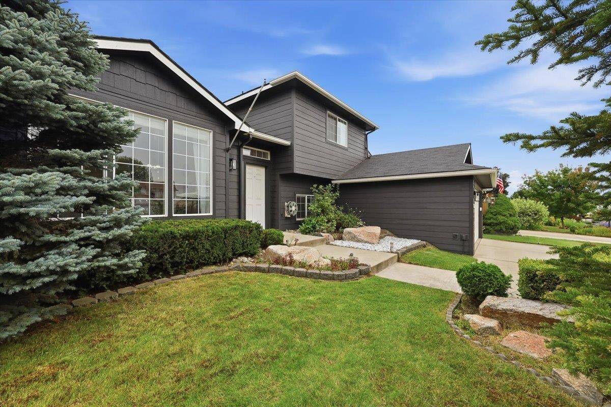 7311 N PERRY St, Spokane, WA 99217-8720
