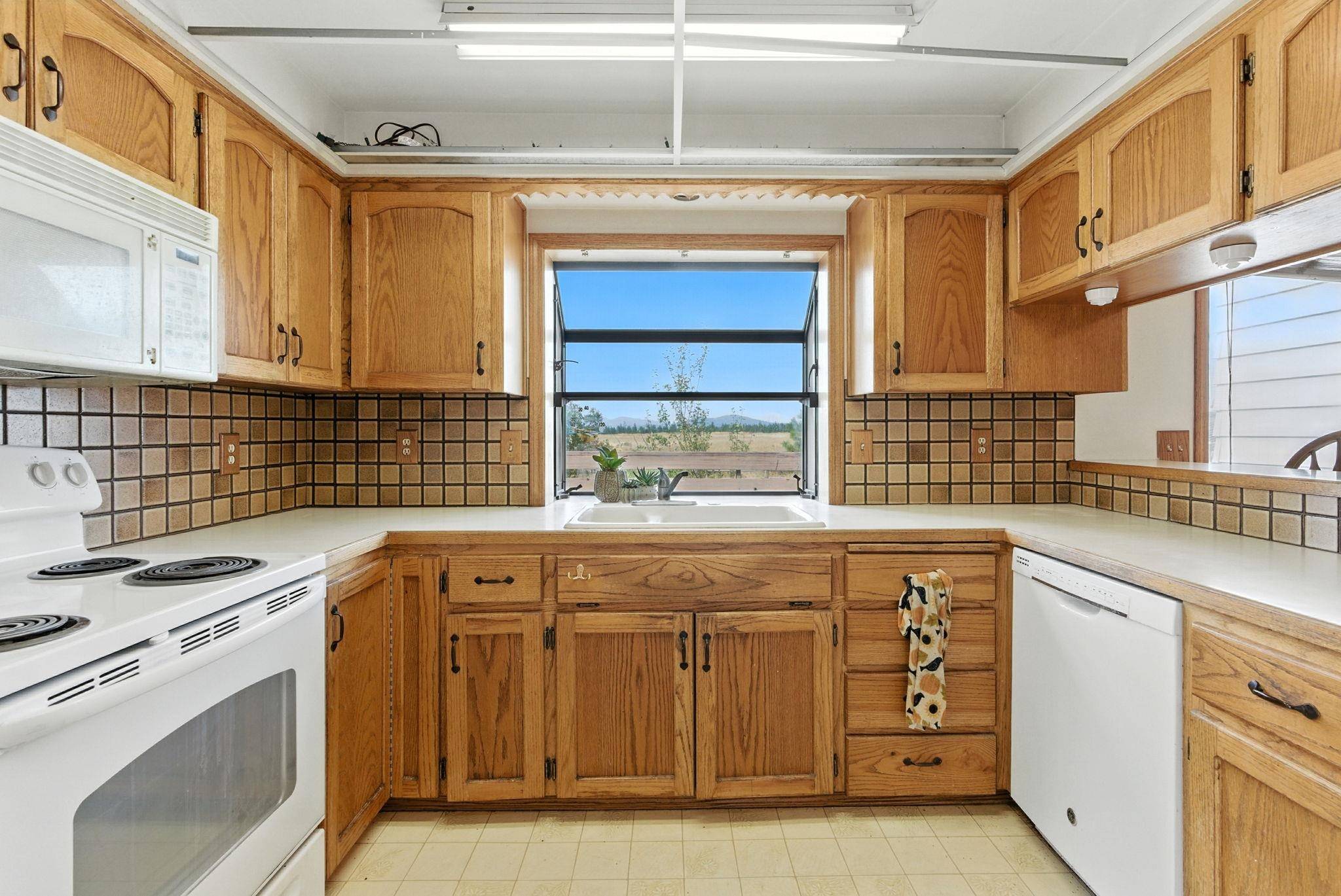 14510 W Pine Bluff Rd, Spokane, WA 99026