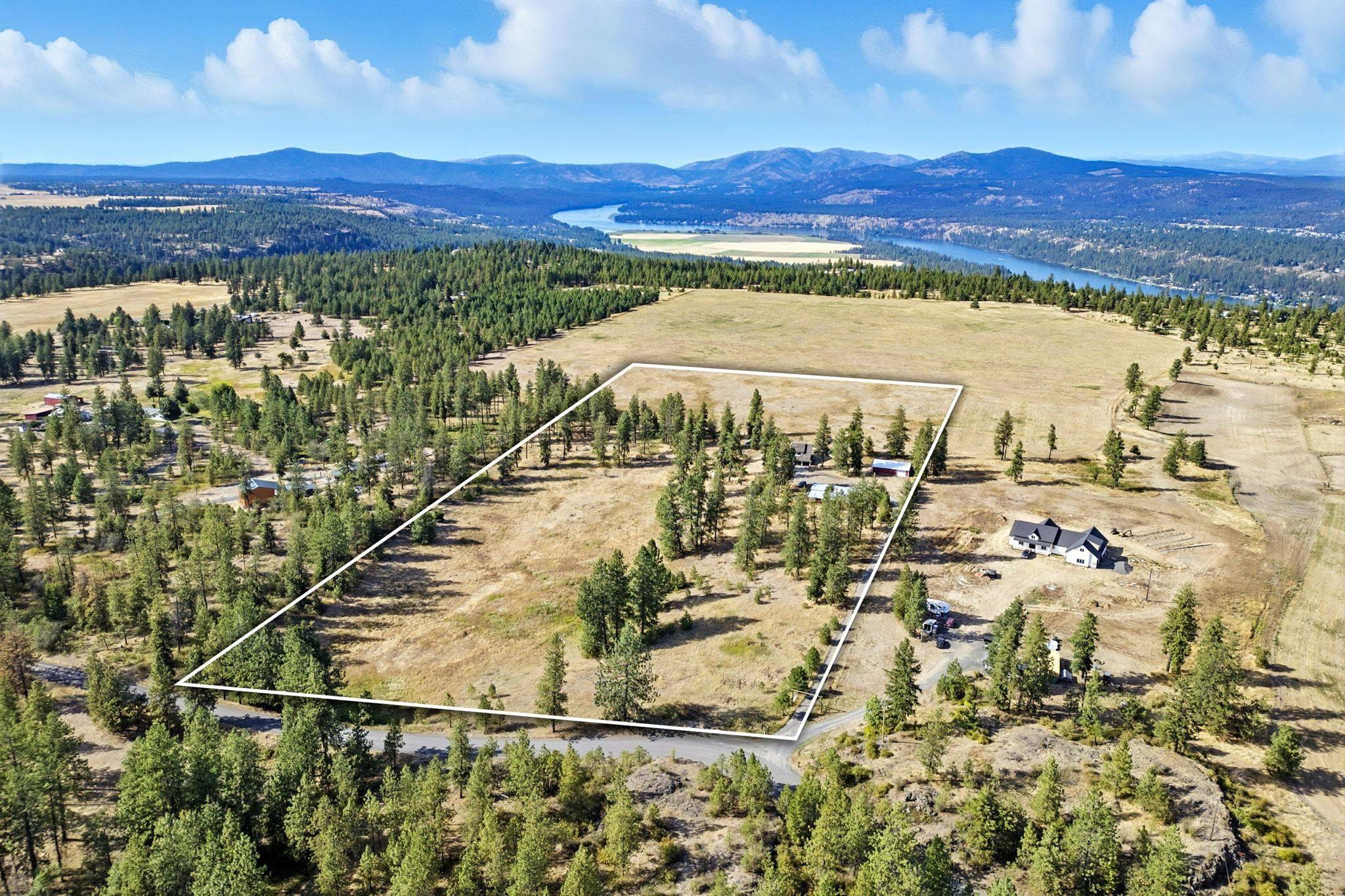 14510 W Pine Bluff Rd, Spokane, WA 99026