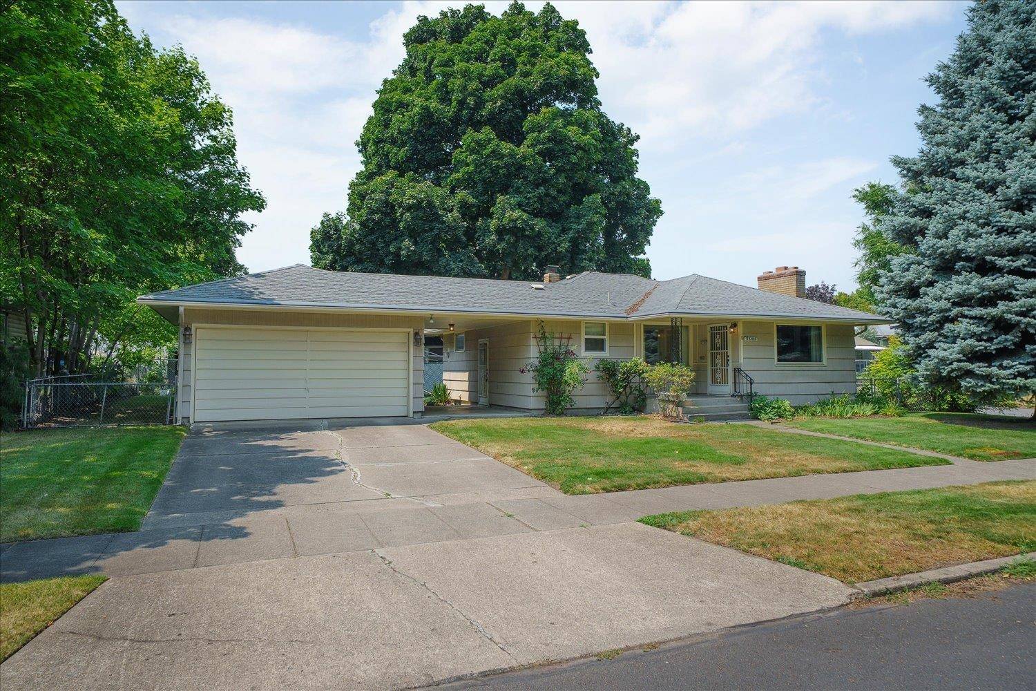 5823 N Post St, Spokane, WA 99205
