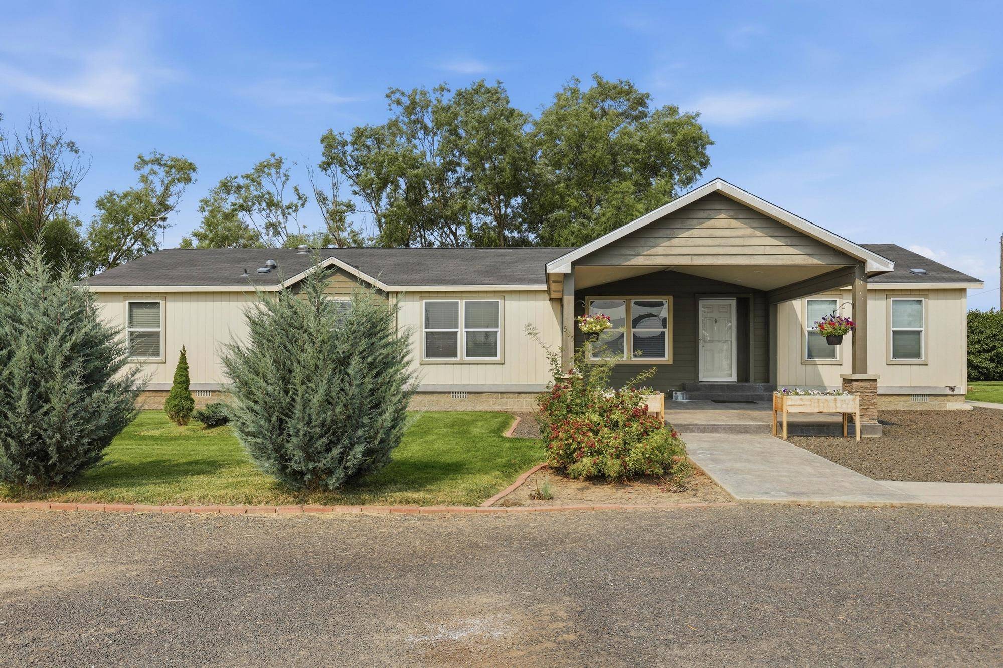 505 NE Adams St, Creston, WA 99117
