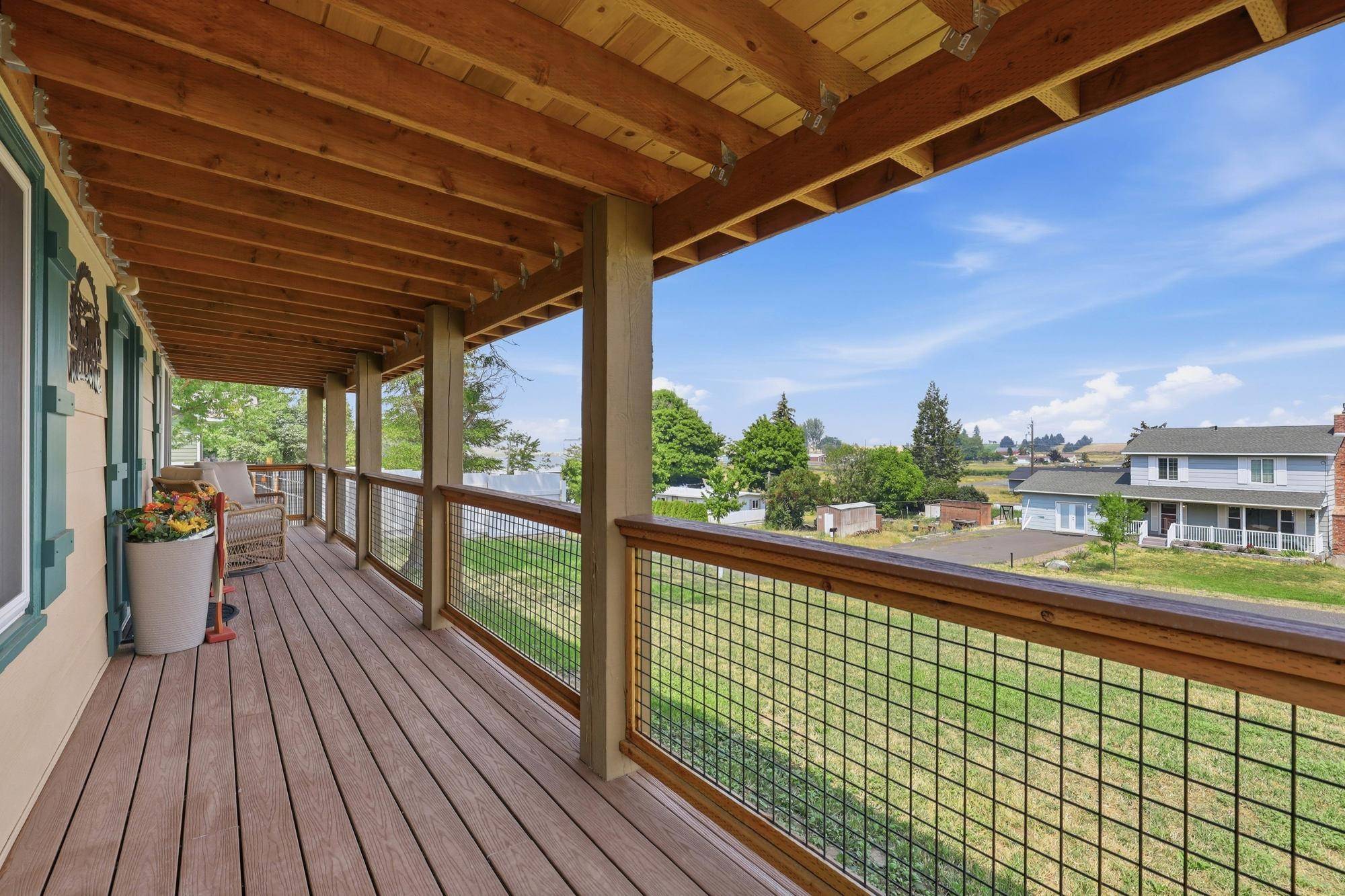 265 SW S 1st St, Creston, WA 99117