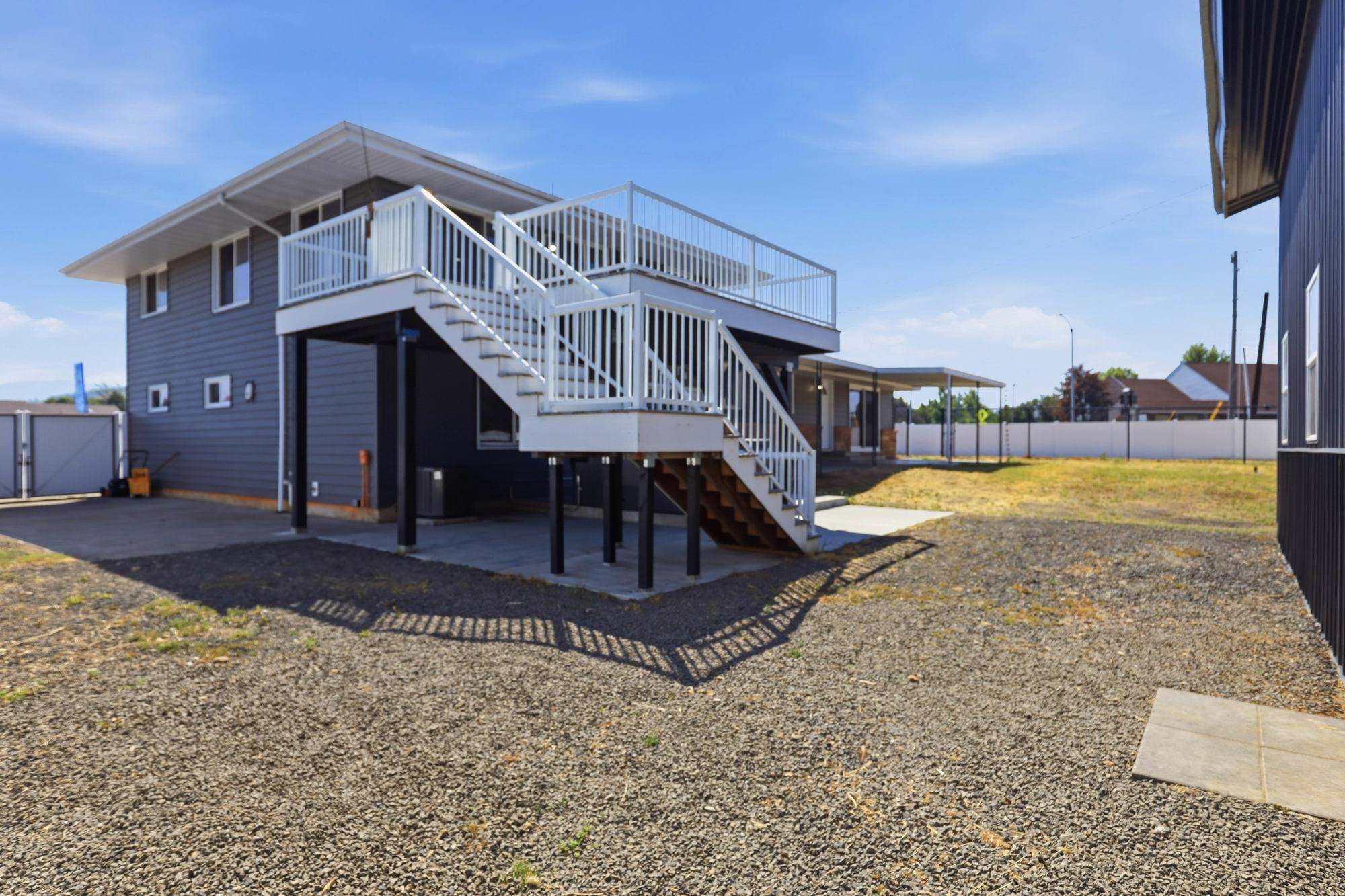 11 N Barker Rd, Greenacres, WA 99016