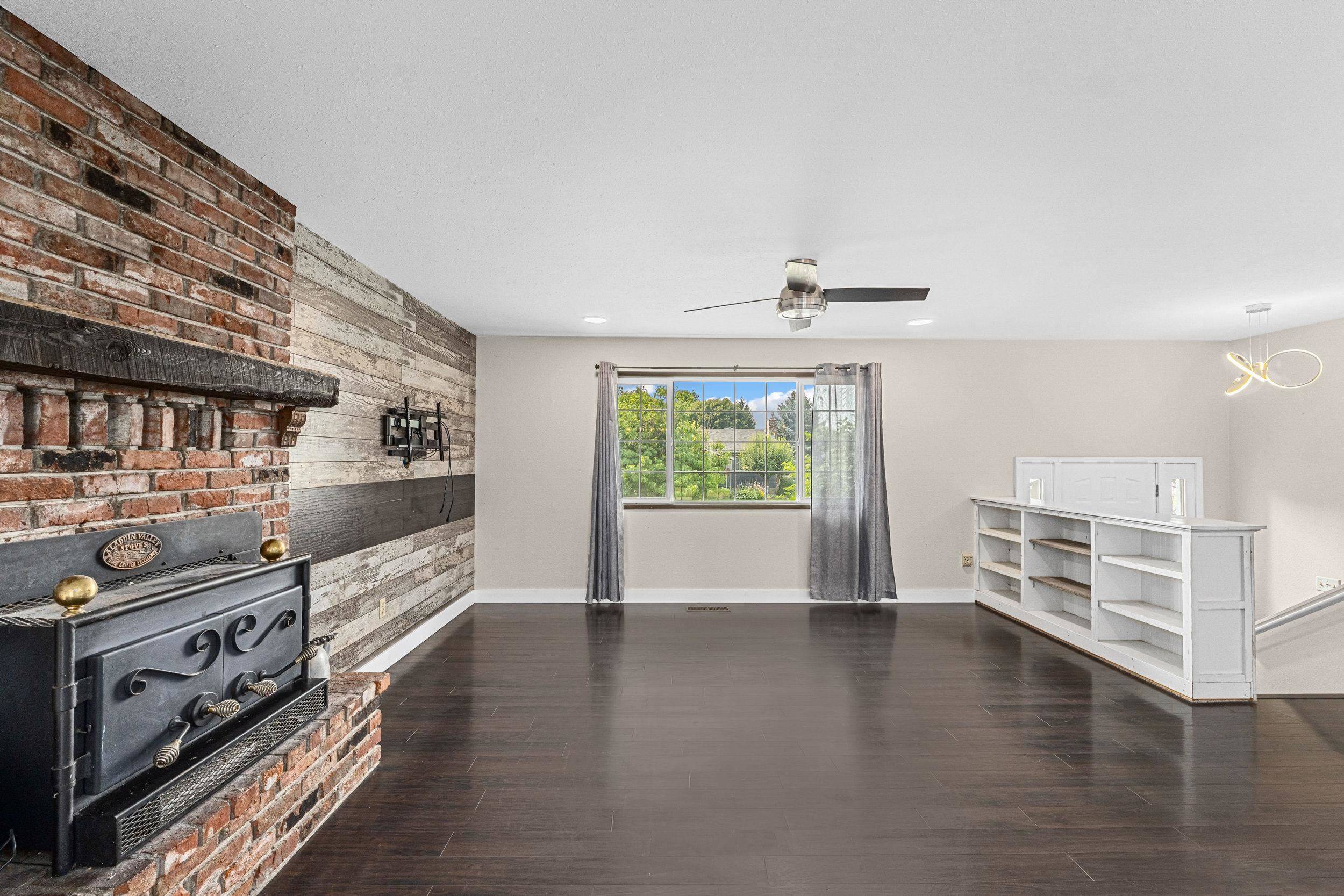 1607 E Ivy Ave, Colville, WA 99114-0000