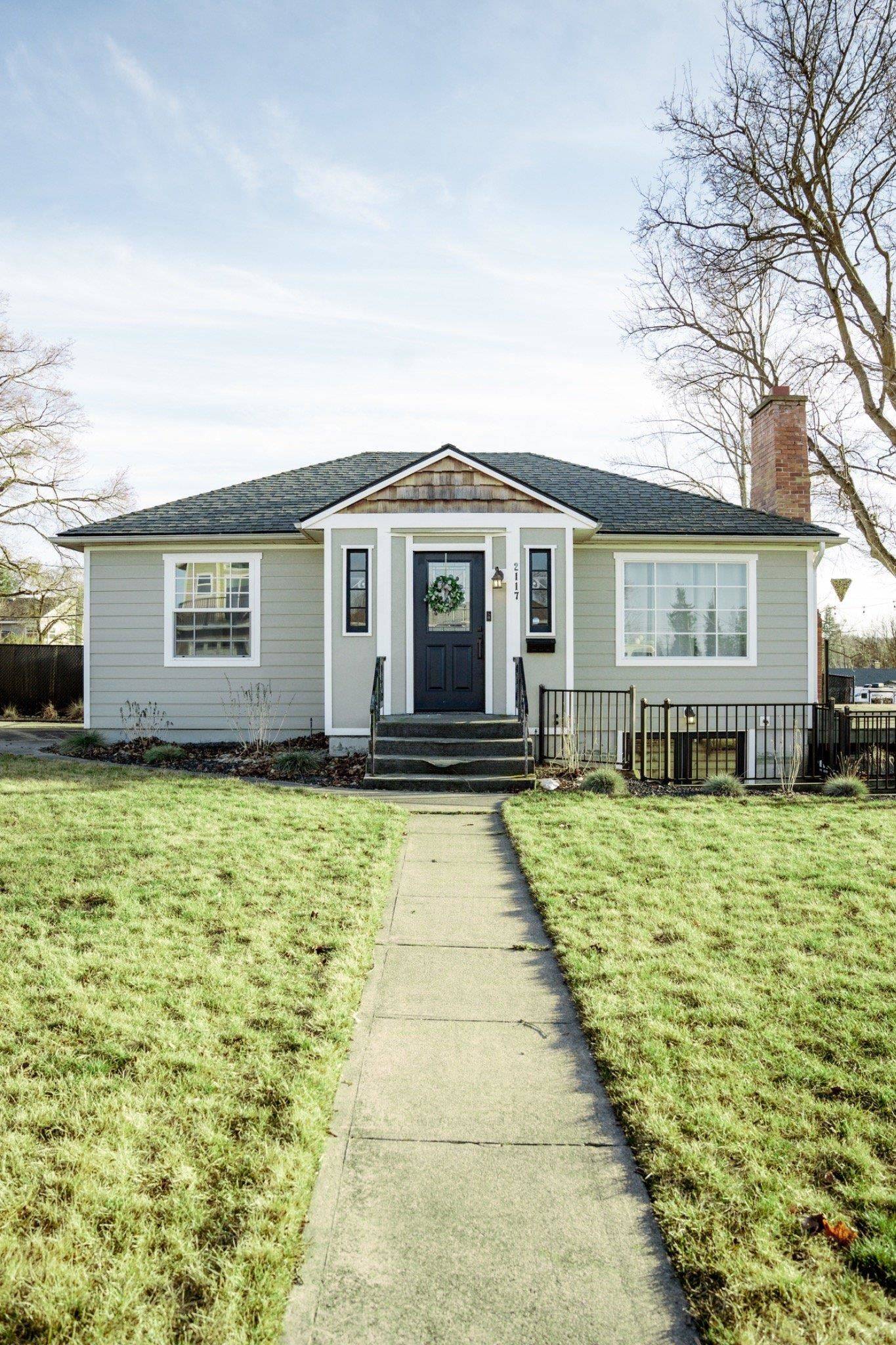 2117 W Knox Ct, Spokane, WA 99205