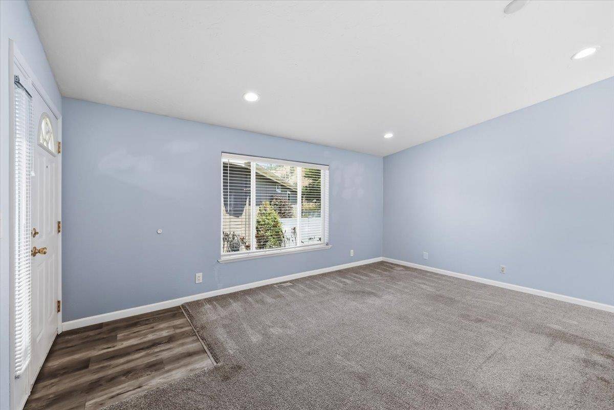 4302 S Sunny Creek Cir, Spokane, WA 99224