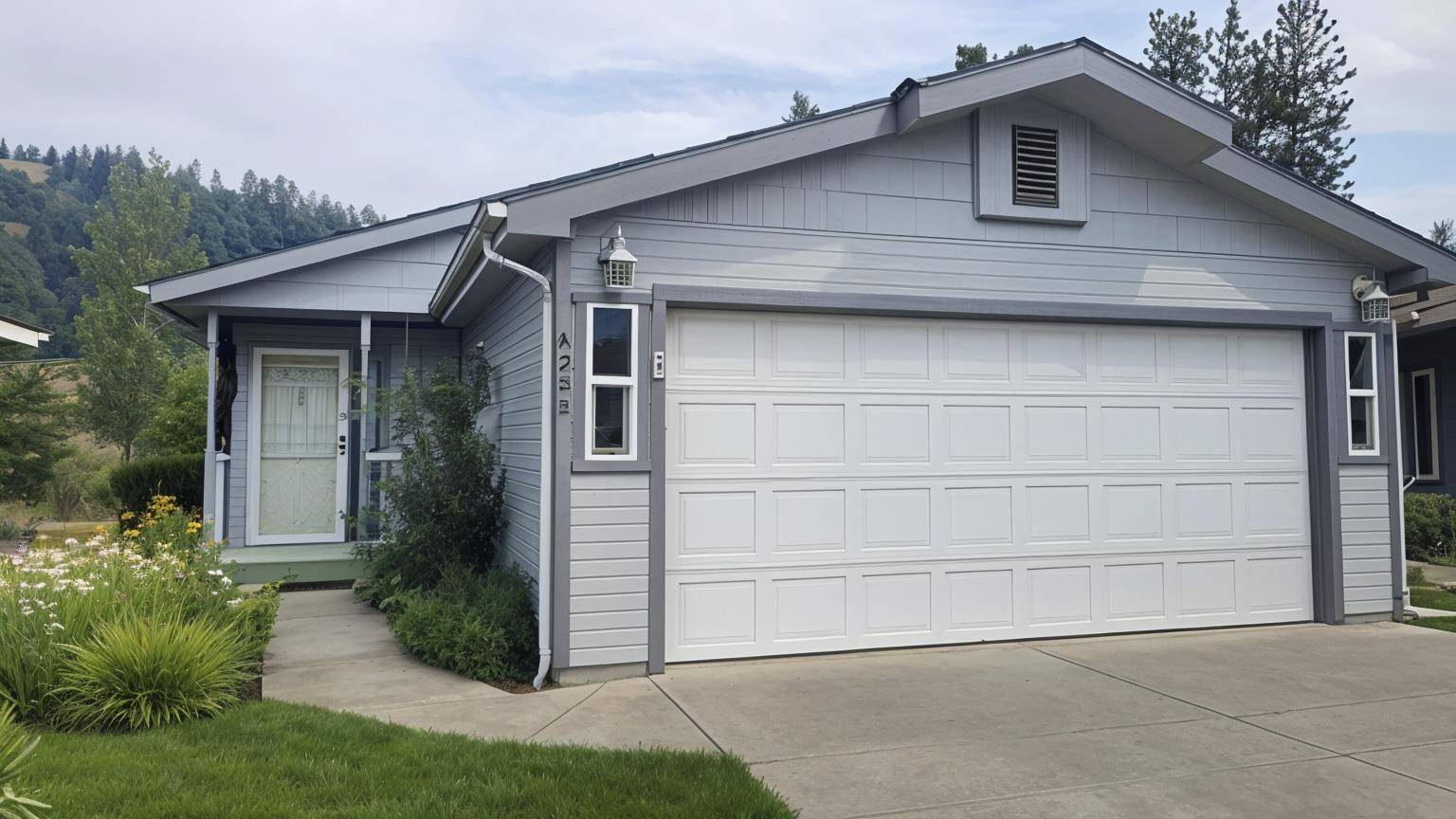 4302 S Sunny Creek Cir, Spokane, WA 99224