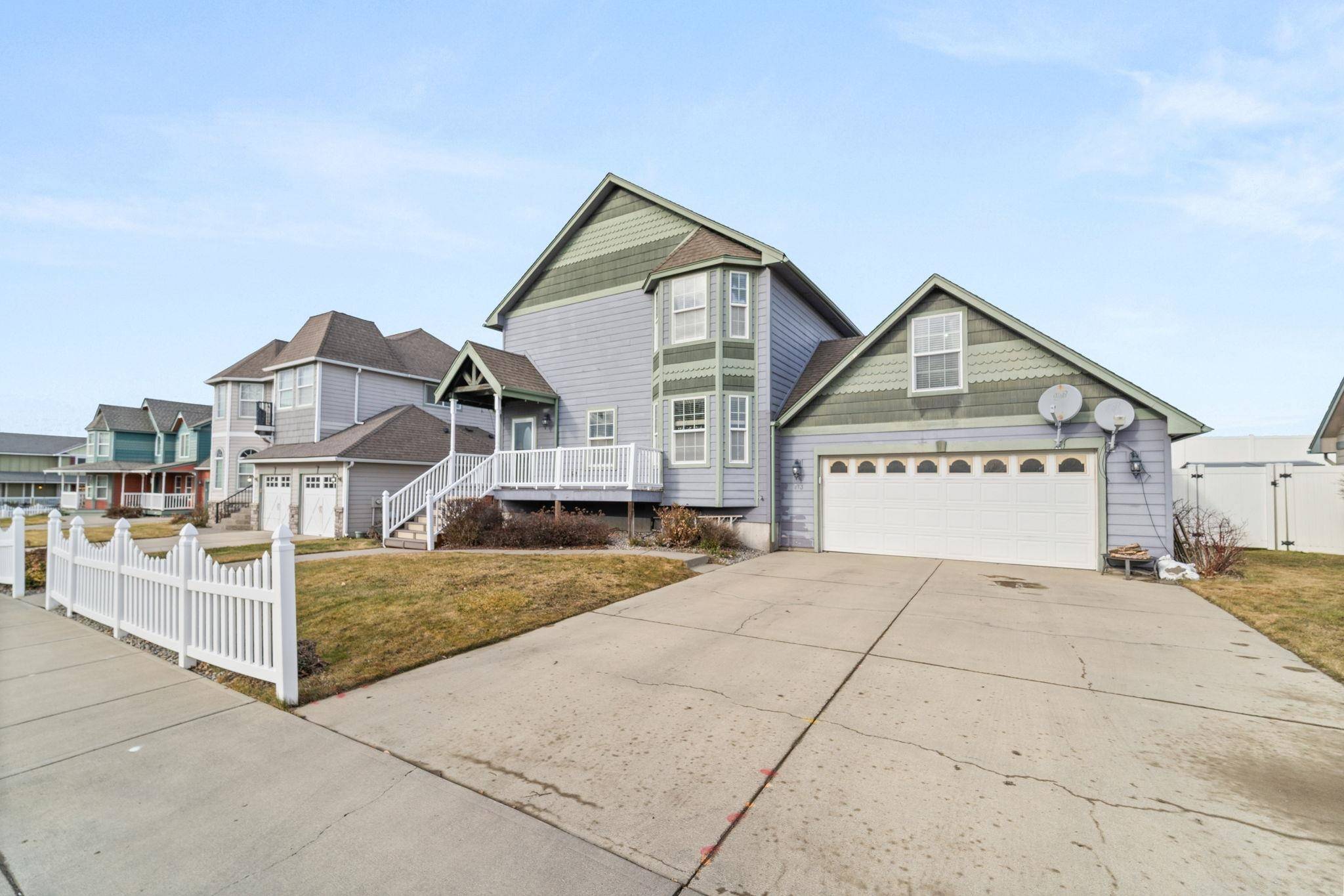 713 Golden Hills Dr, Cheney, WA 99004