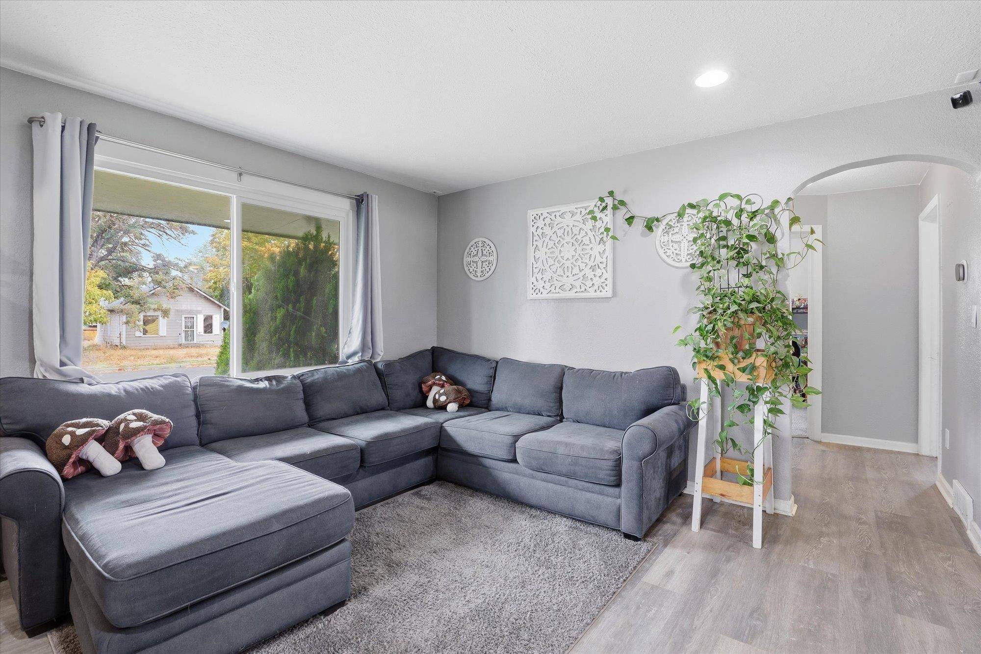 2824 E Marshall Ave, Spokane, WA 99207
