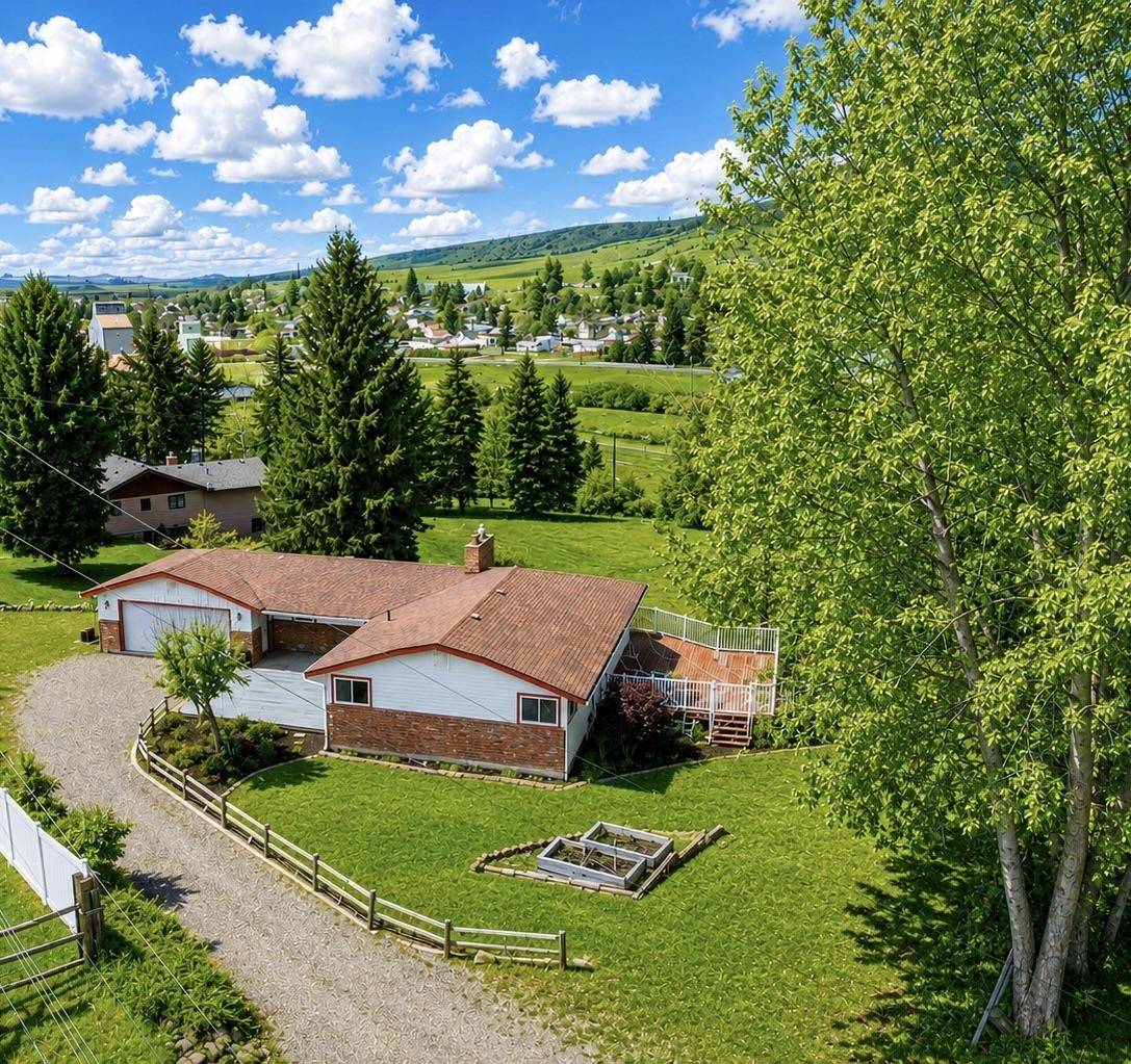 147 N LINDSEY St, Tekoa, WA 99033