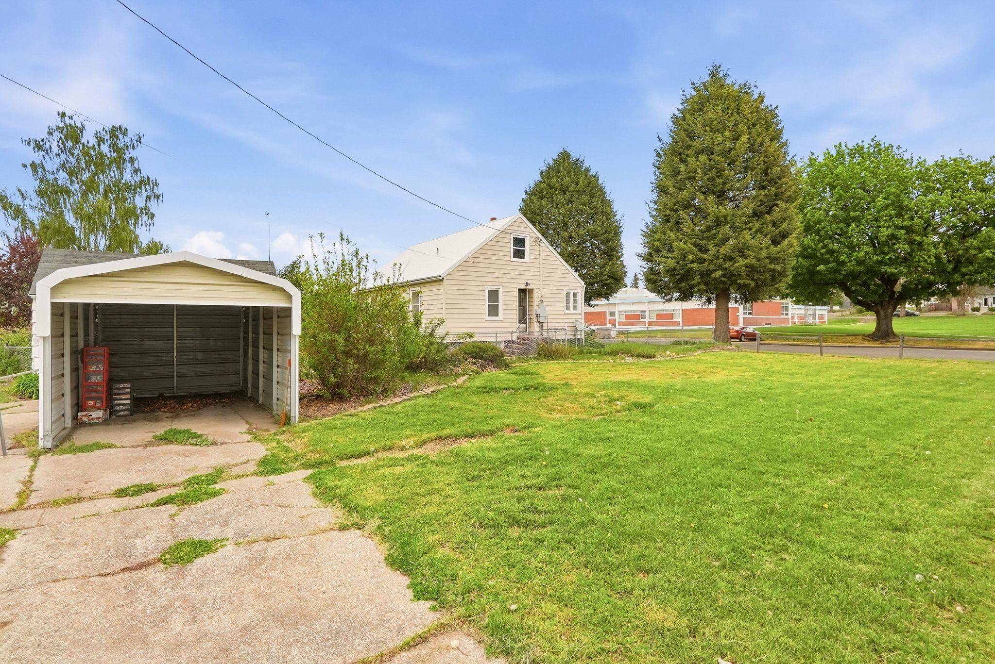 103 N Leslie St, Tekoa, WA 99033