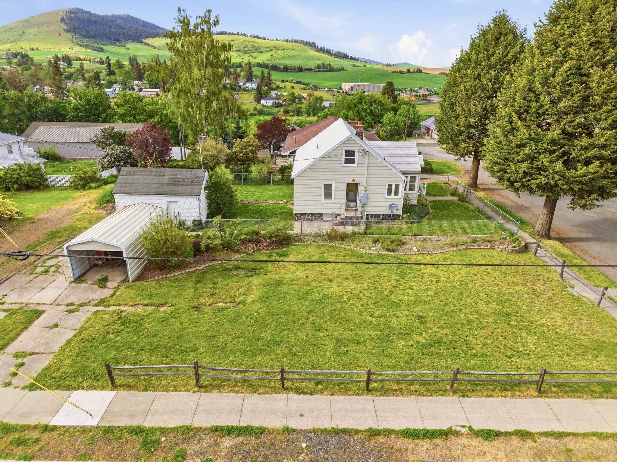 103 N Leslie St, Tekoa, WA 99033
