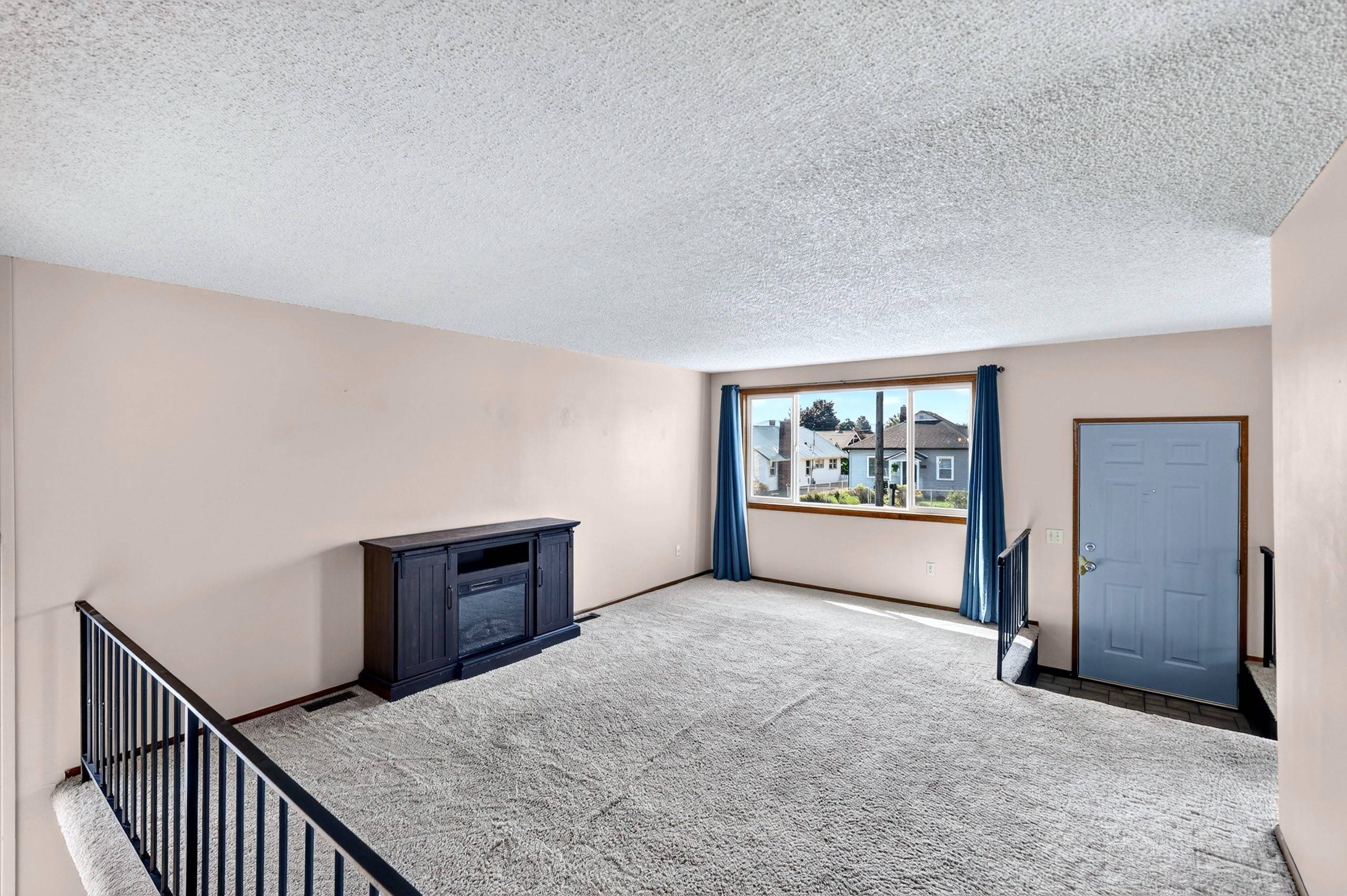 1927 E Hoffman Ave, Spokane Valley, WA 99207-0000