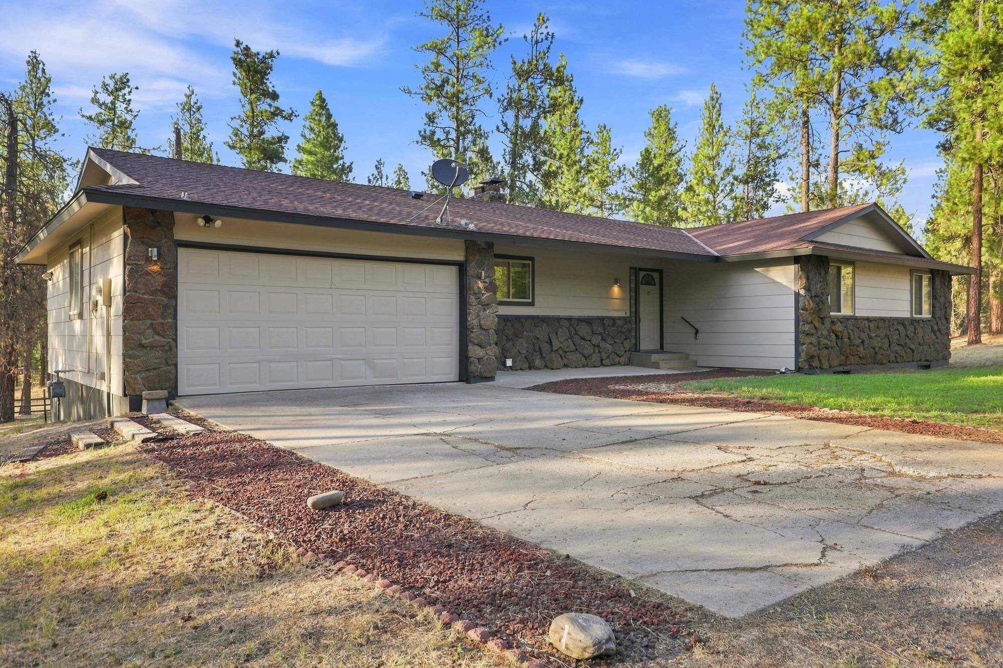 21808 W Bannock Ave, Medical Lake, WA 99022
