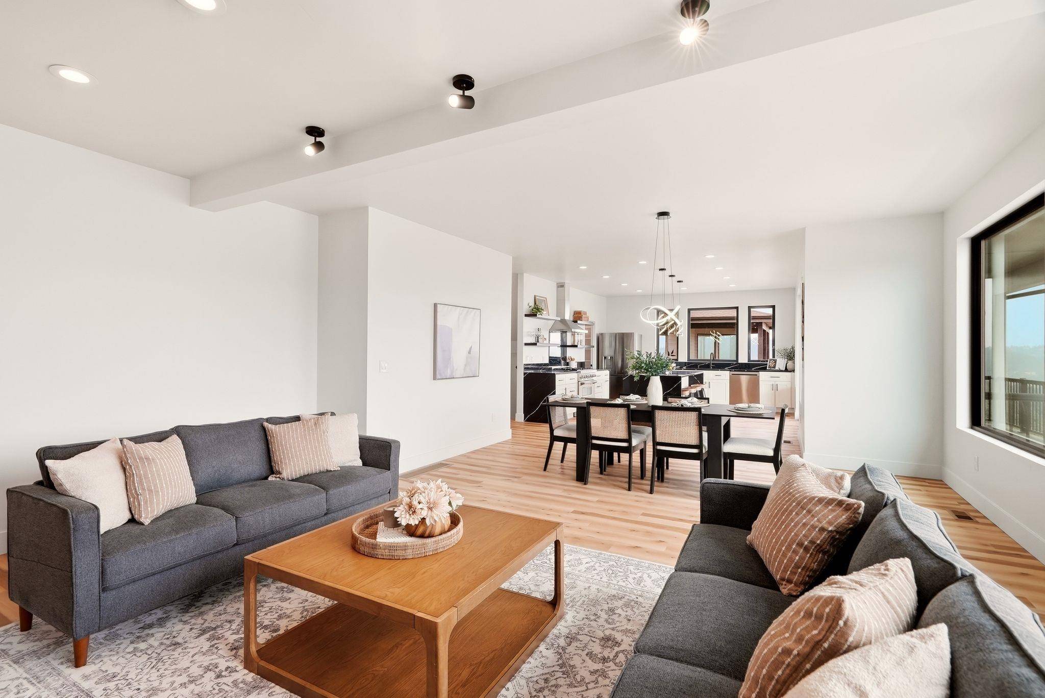 5030 S Lincoln WAY, Spokane, WA 99224