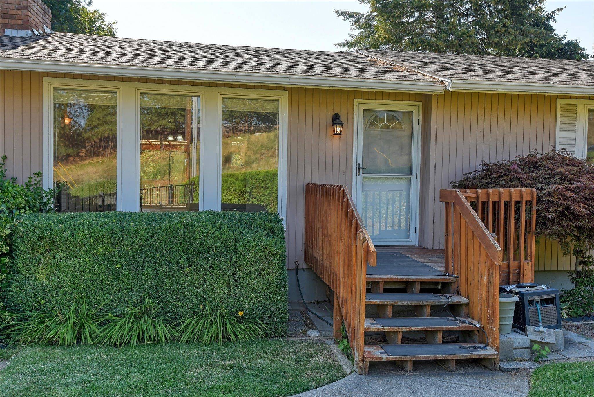 1006 S DICKEY St, Spokane Valley, WA 99212