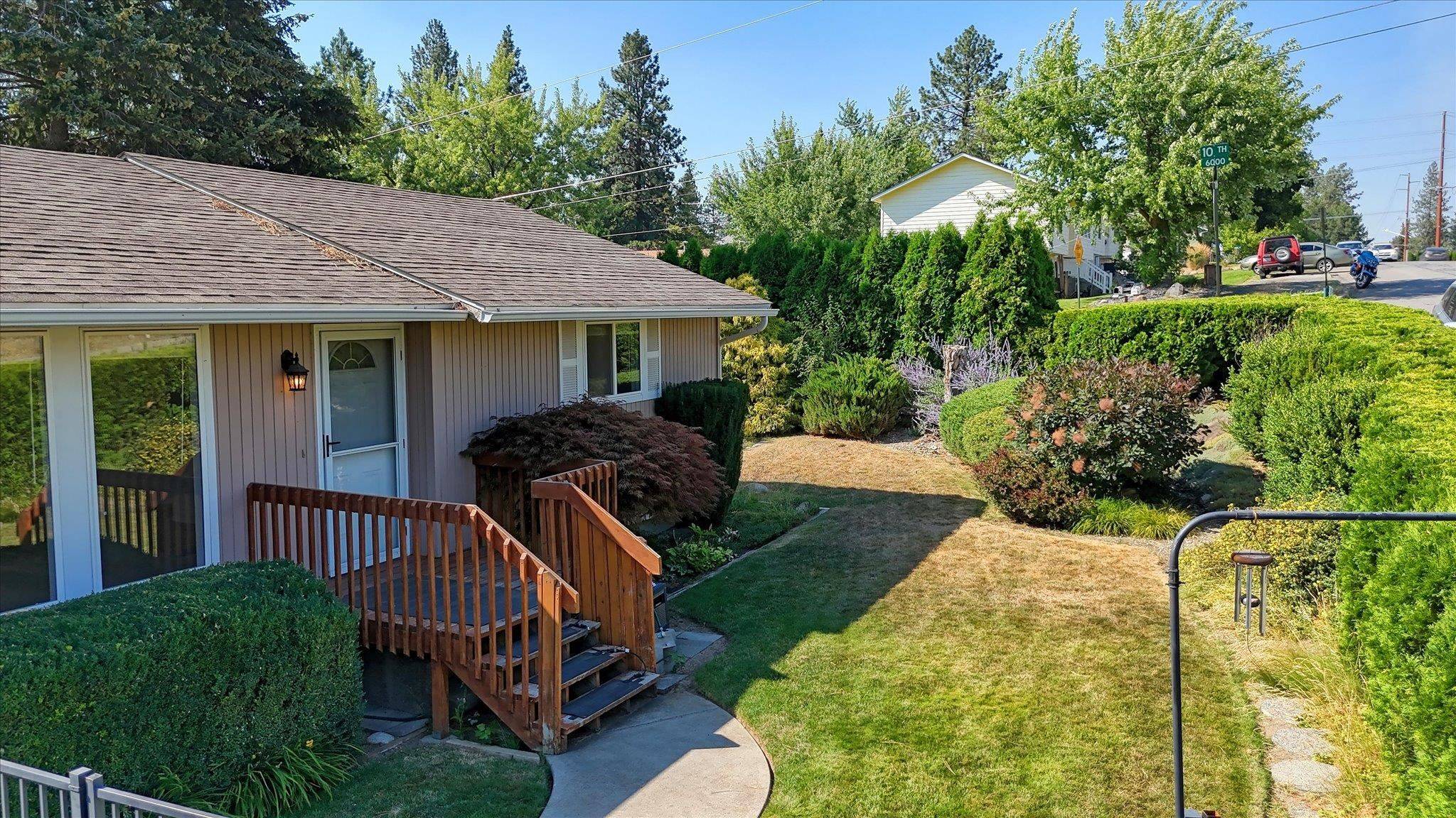 1006 S DICKEY St, Spokane Valley, WA 99212
