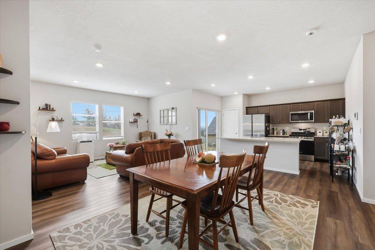 8115 S Avery Rd, Cheney, WA 99004