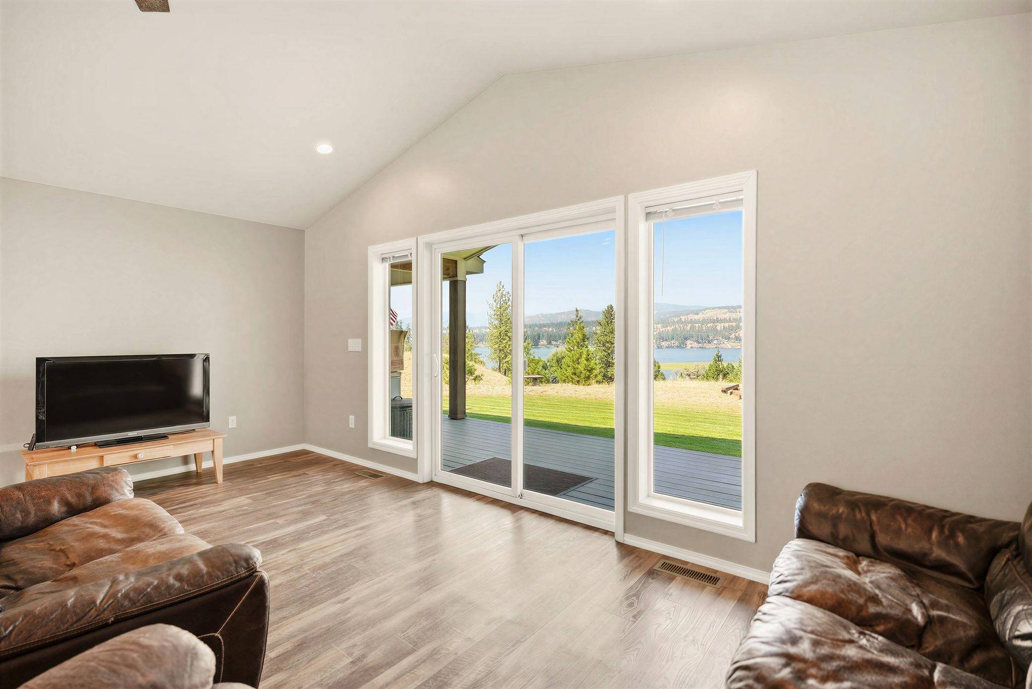 18511 N Sportsmans Paradise Ln, Nine Mile Falls, WA 99026