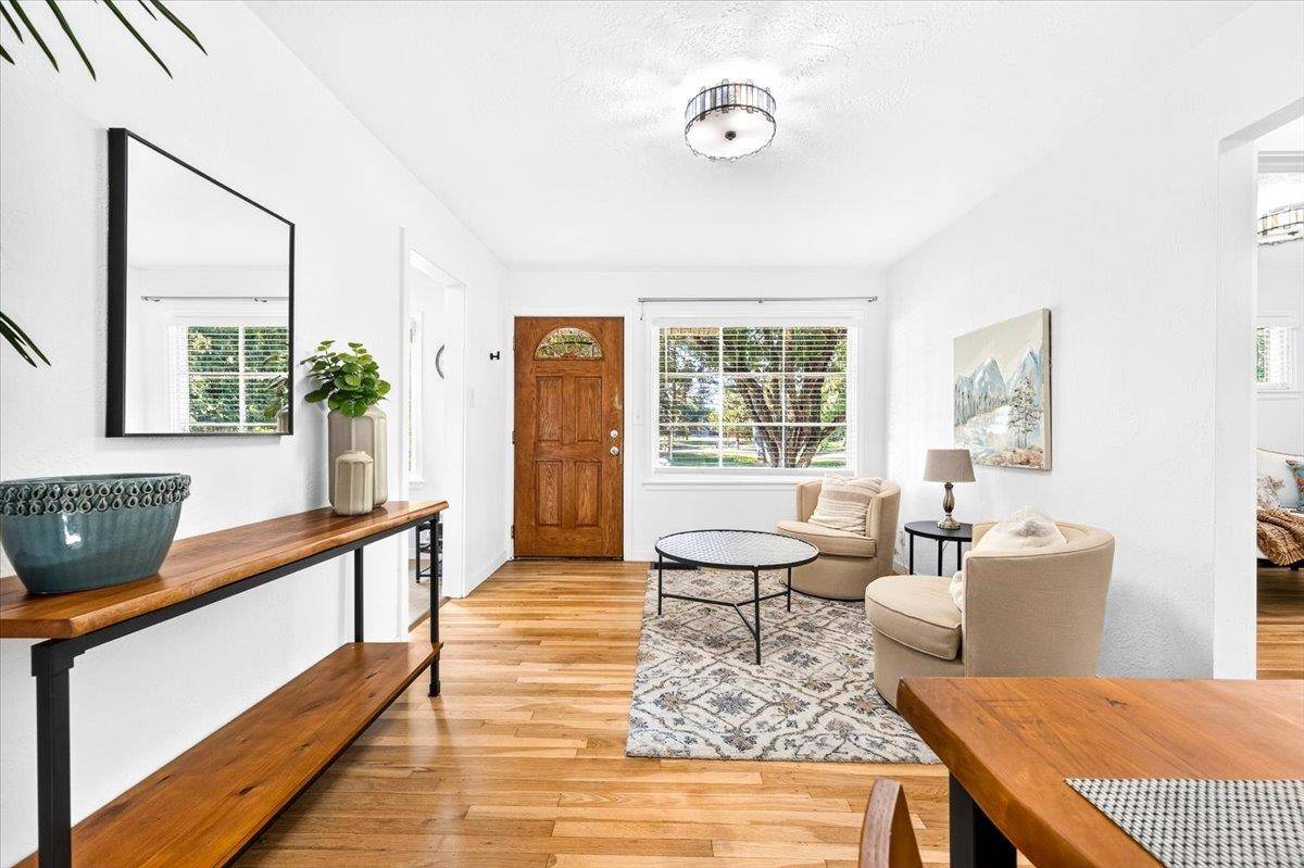 904 E Joseph Ave, Spokane, WA 99208