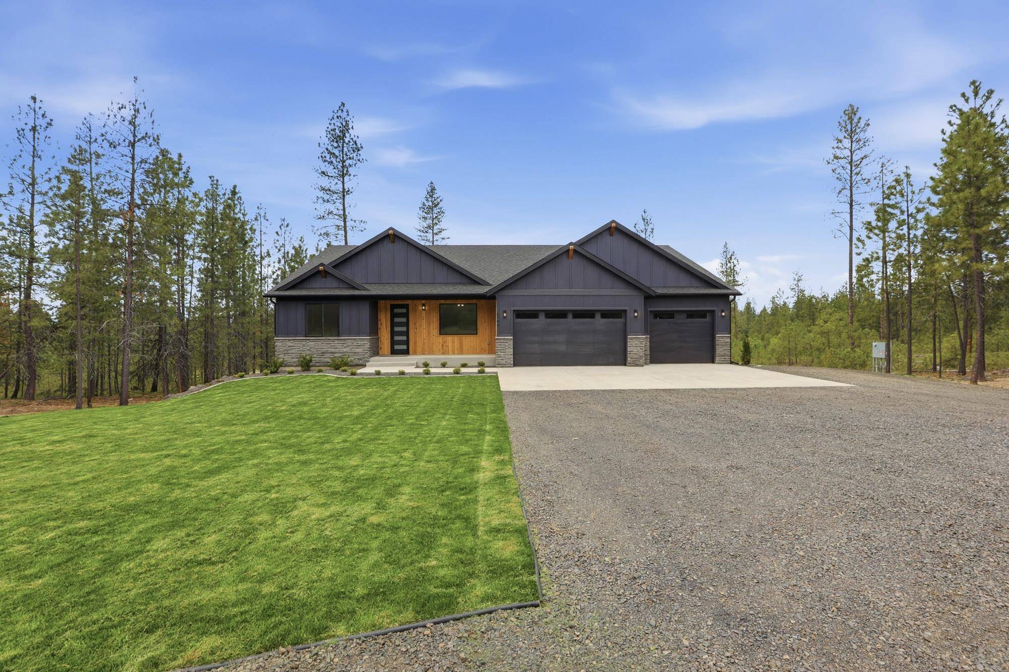 6703 E Elk Chattaroy Rd, Chattaroy, WA 99003