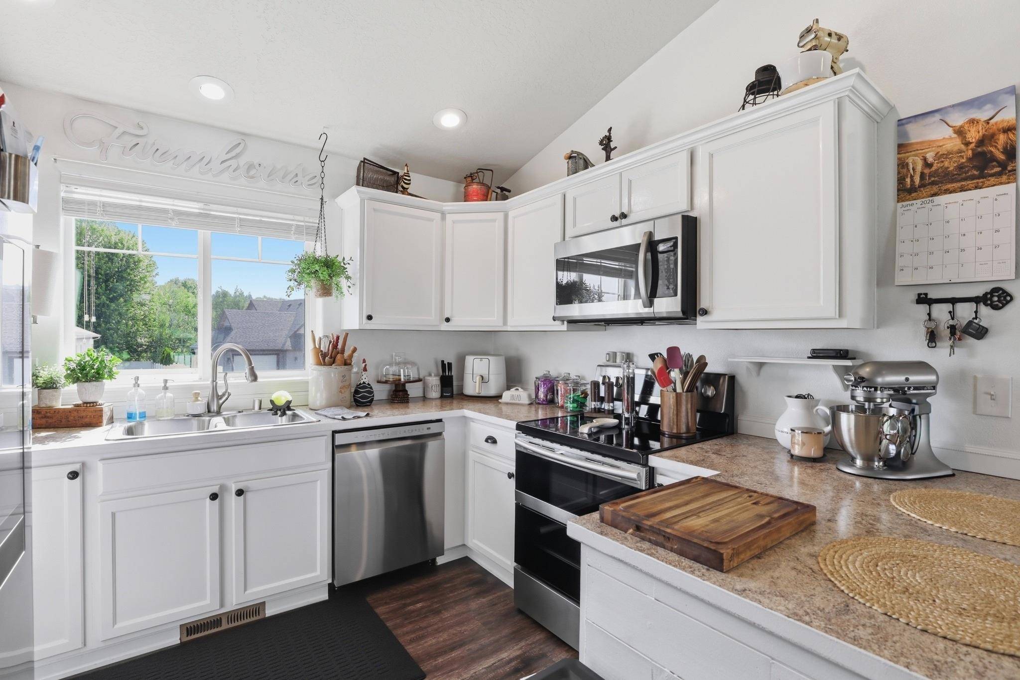 1027 S Virgil Ct, Greenacres, WA 99016