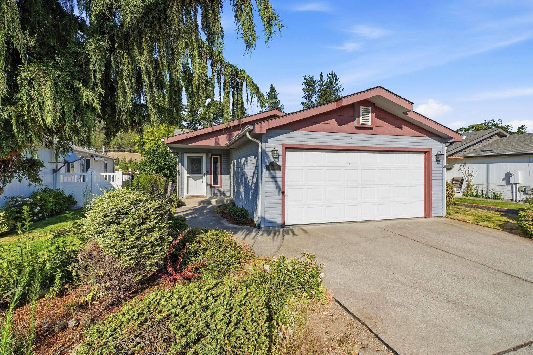 1001 W Sunny Creek Cir, Spokane, WA 99224