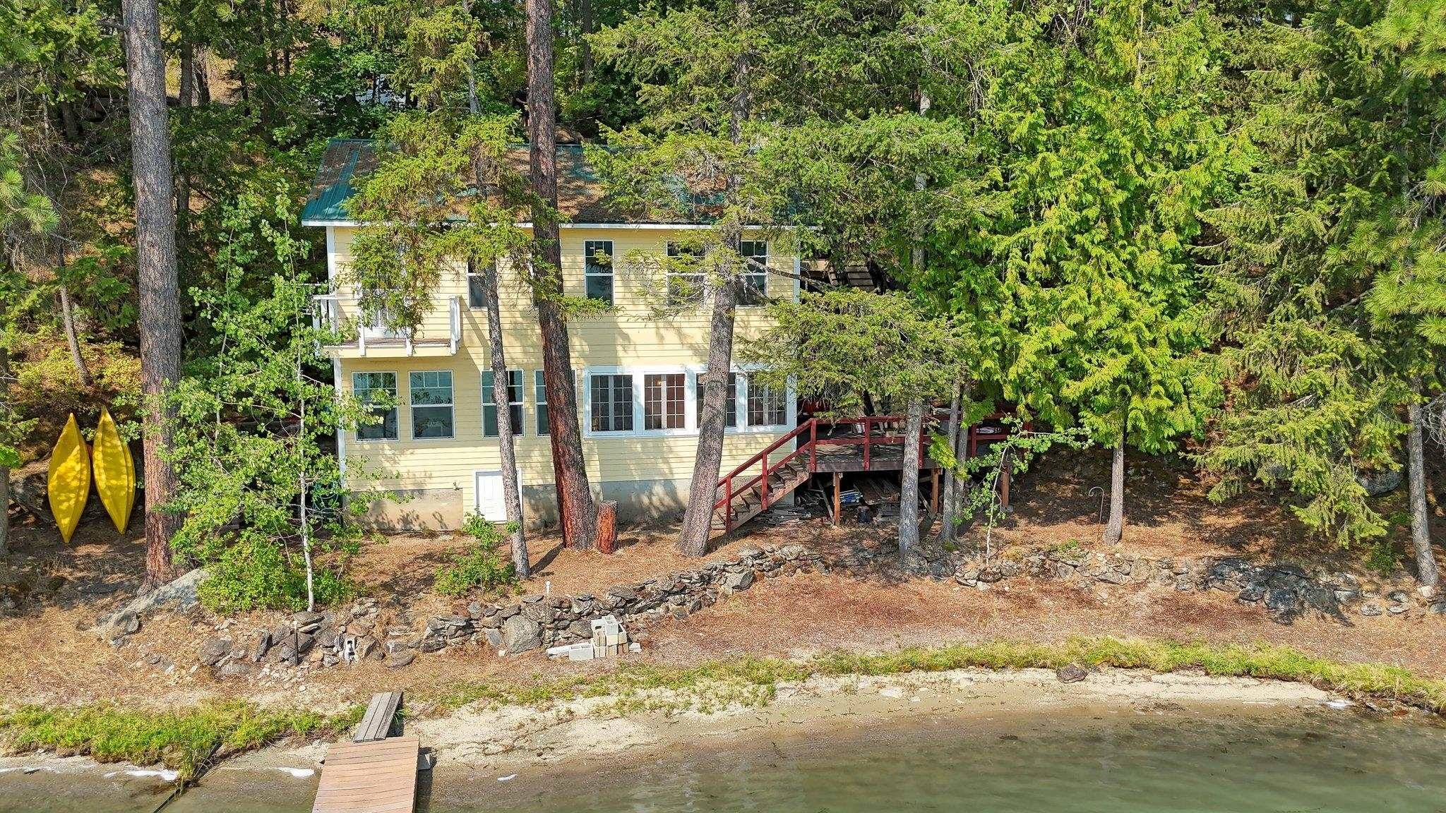 13510 N Peninsula Dr, Newman Lake, WA 99025
