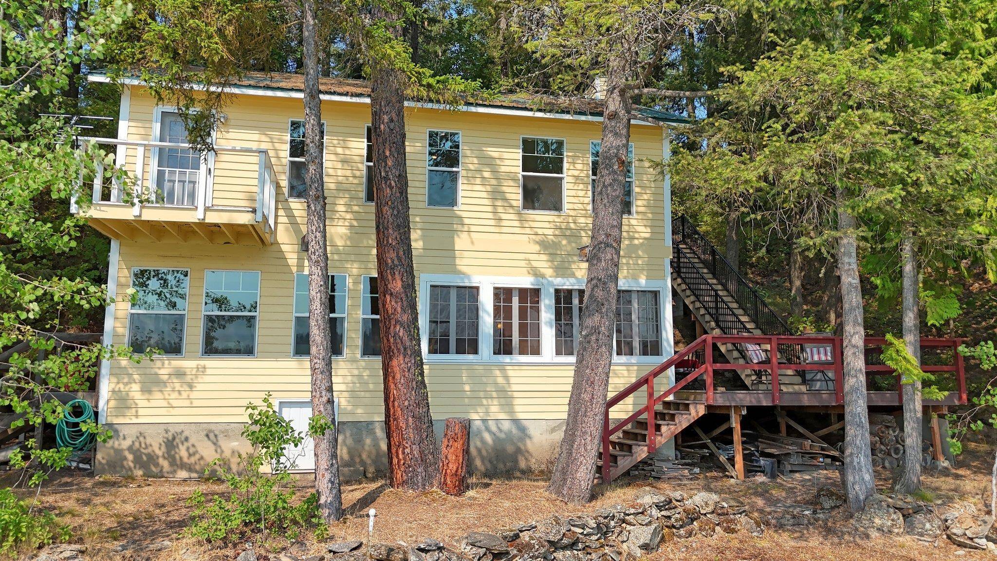 13510 N Peninsula Dr, Newman Lake, WA 99025