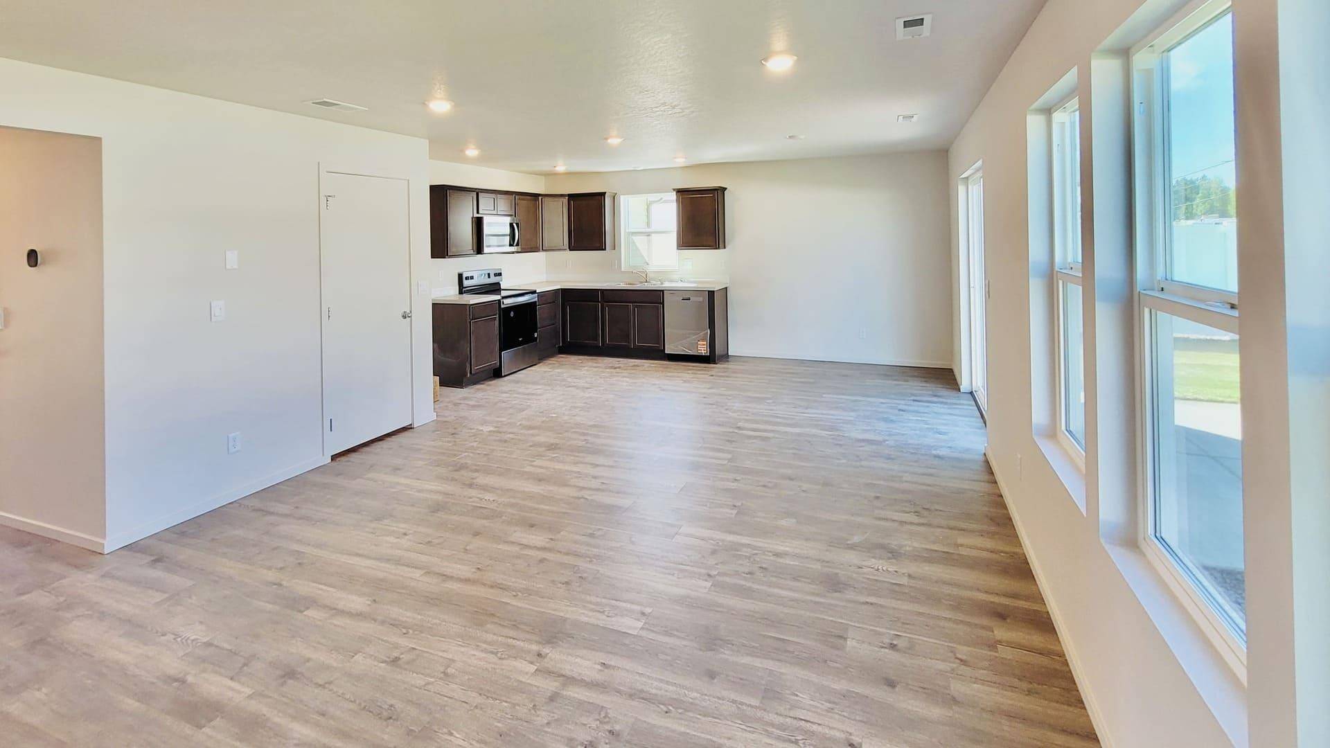120 S Pippin Ave, Deer Park, WA 99006