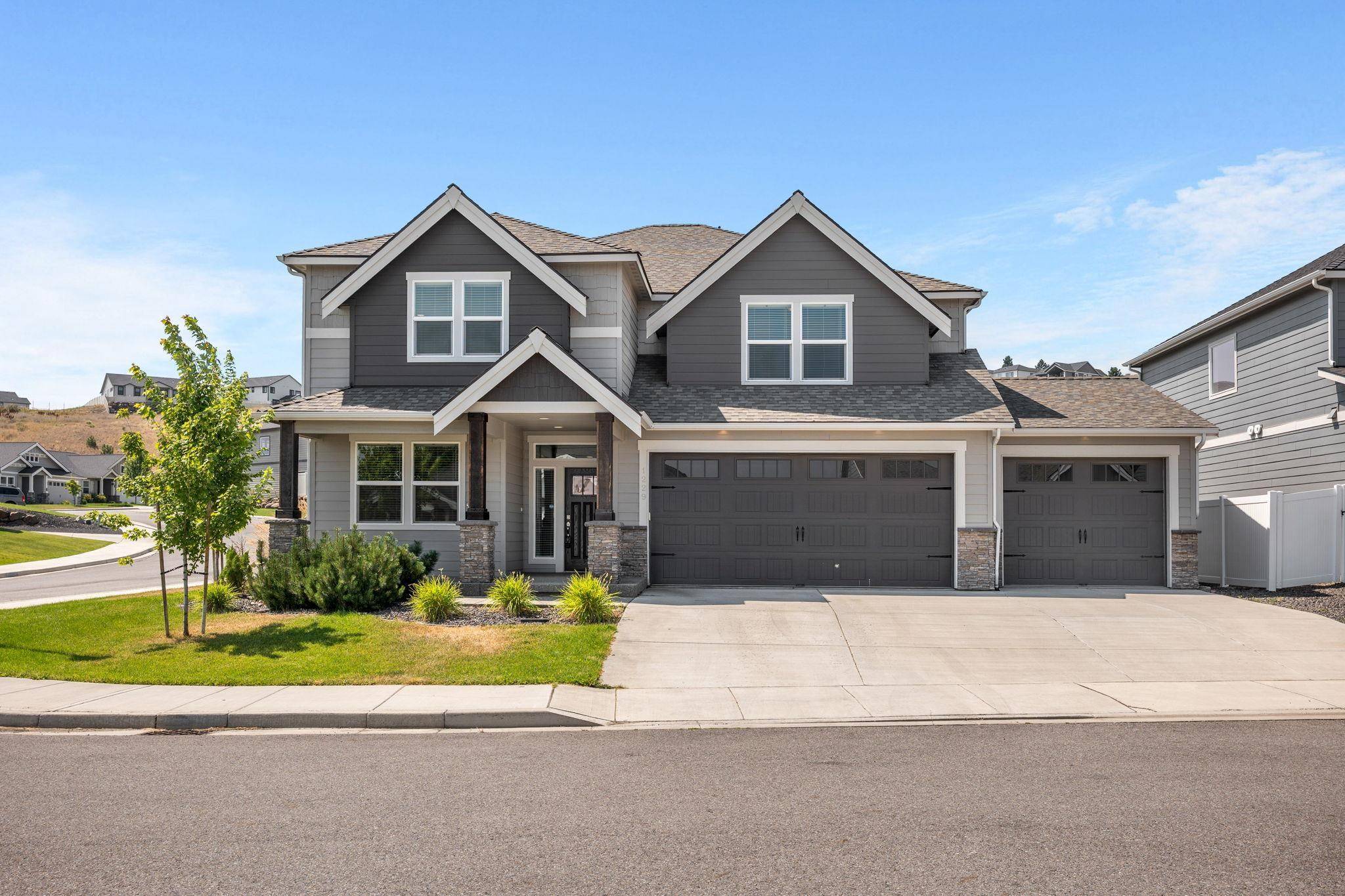 1229 S Greenacres Ct, Greenacres, WA 99016