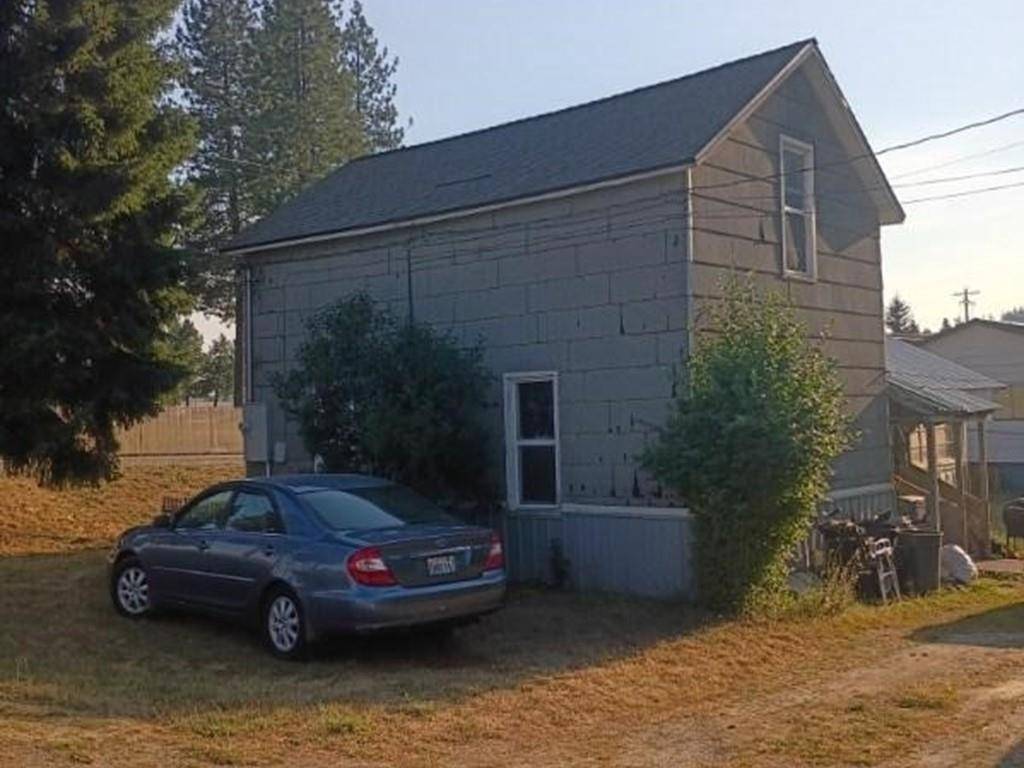 1300 W 1st Ave, Newport, WA 99156