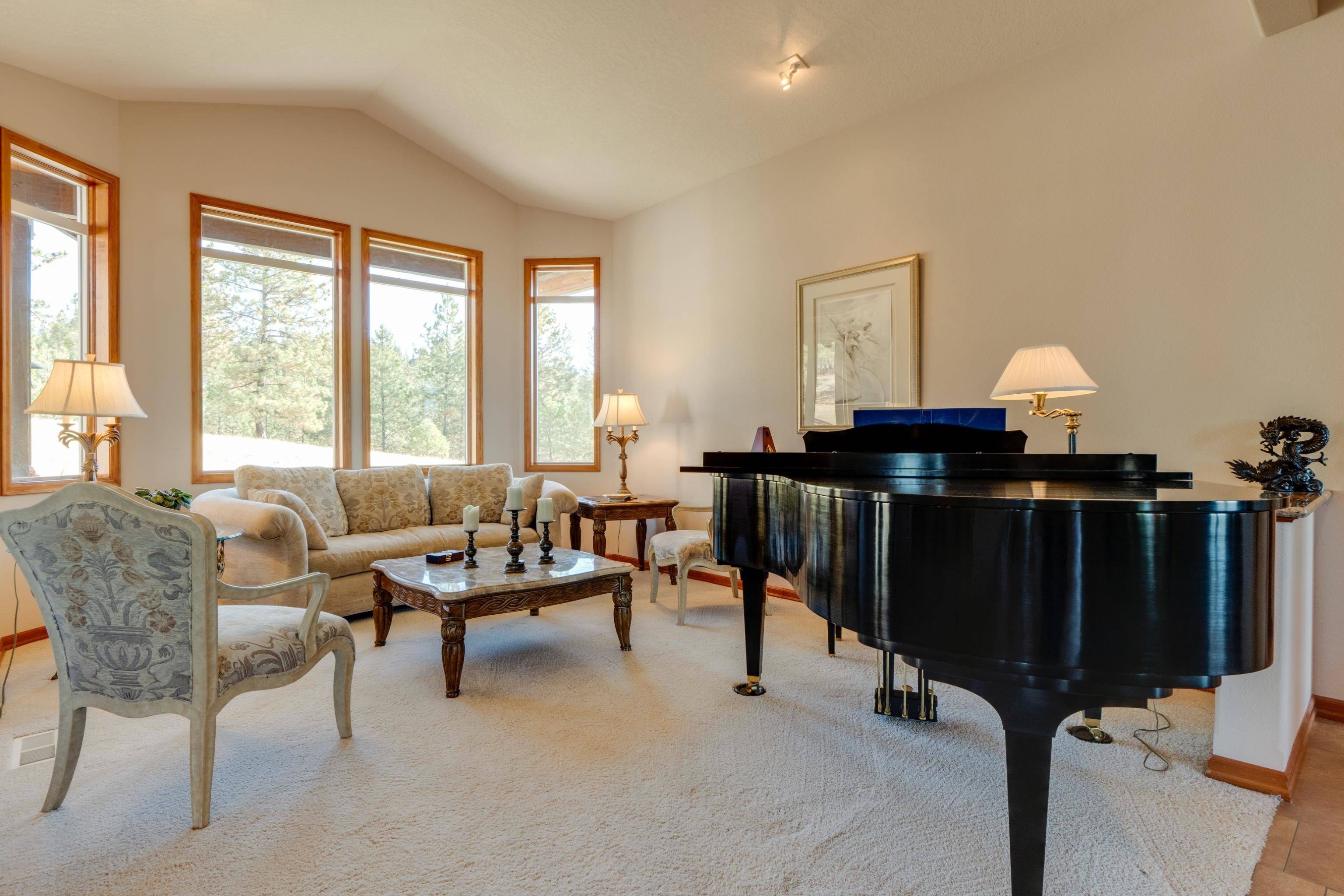 6708 E Matthew Ln, Chattaroy, WA 99003