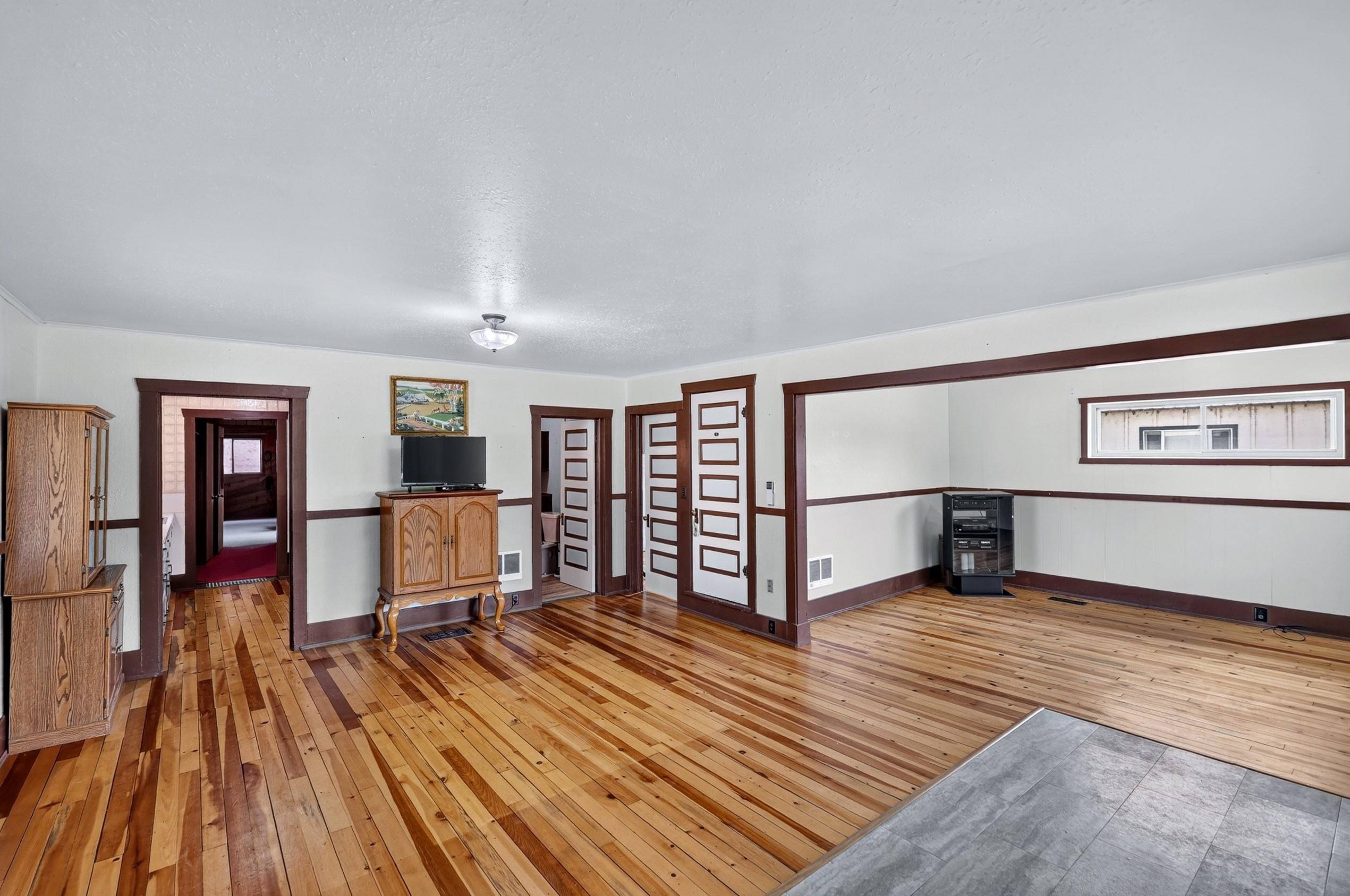 309 Park St, Metaline Falls, WA 99153