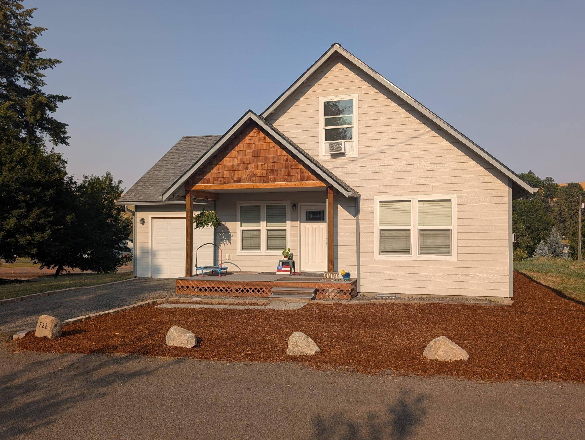 722 S Brockway Dr, Rosalia, WA 99170