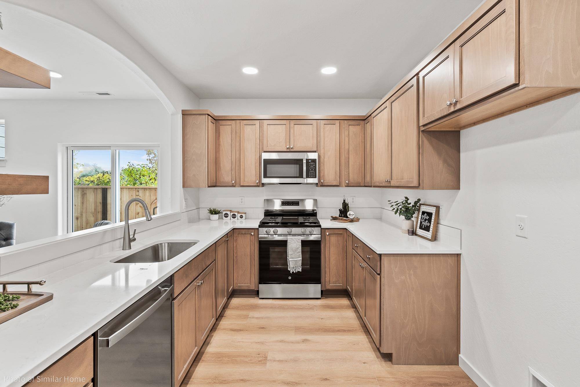 226 N Viewmont Ct #Canyon, Greenacres, WA 99016
