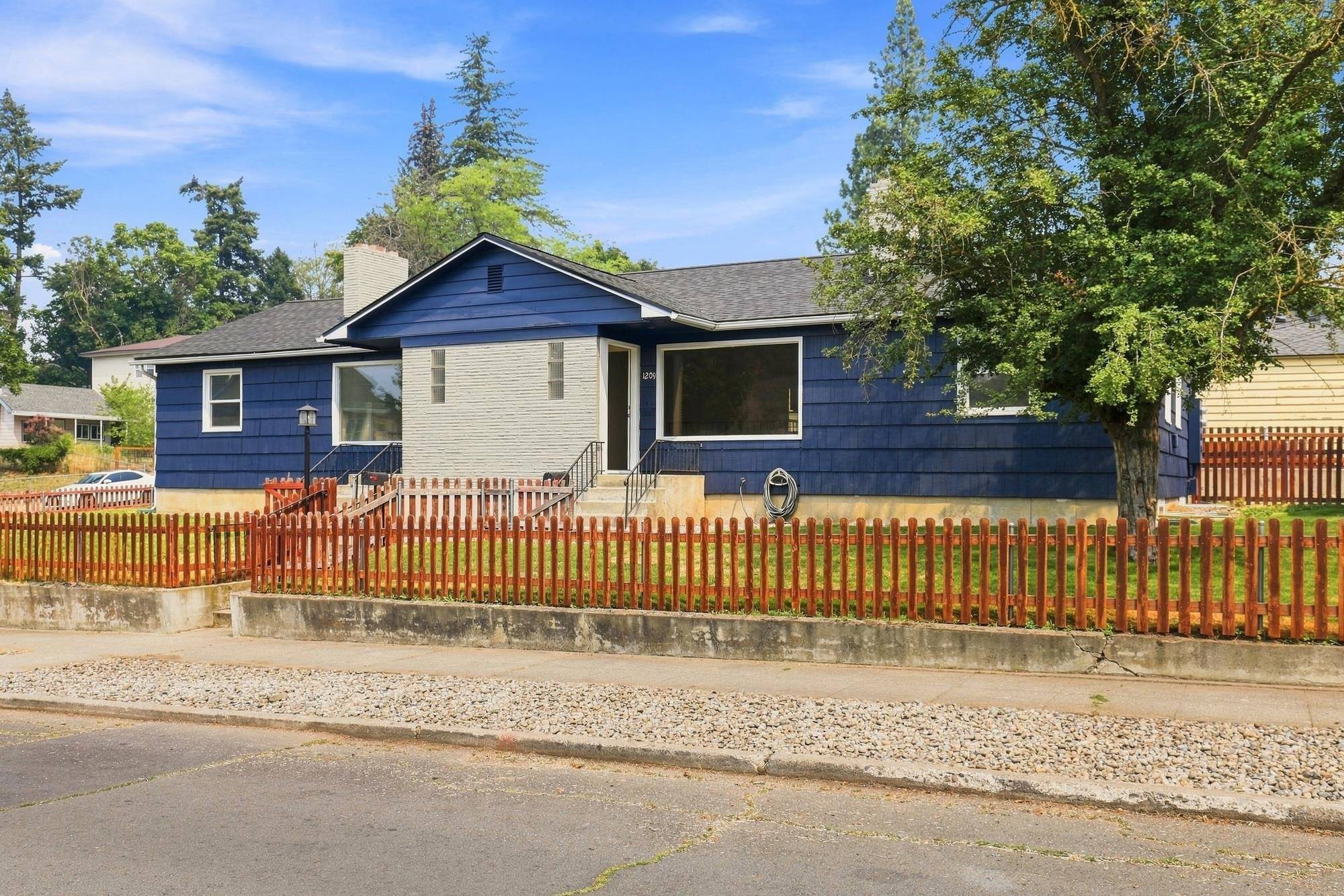 1203 S Walnut St #1209 S Walnut, Spokane, WA 99204