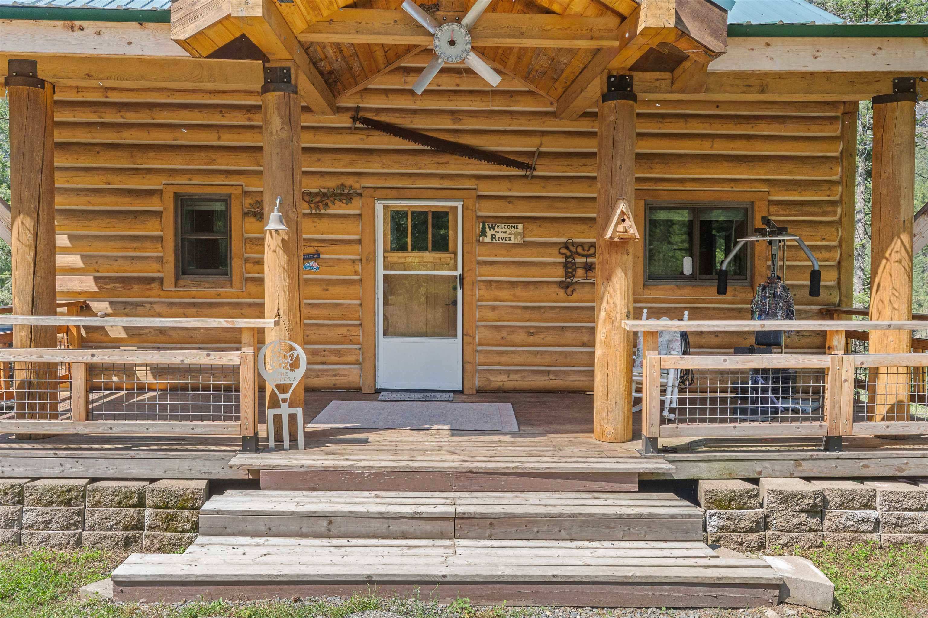 3733V Sand Creek Rd, Kettle Falls, WA 99141