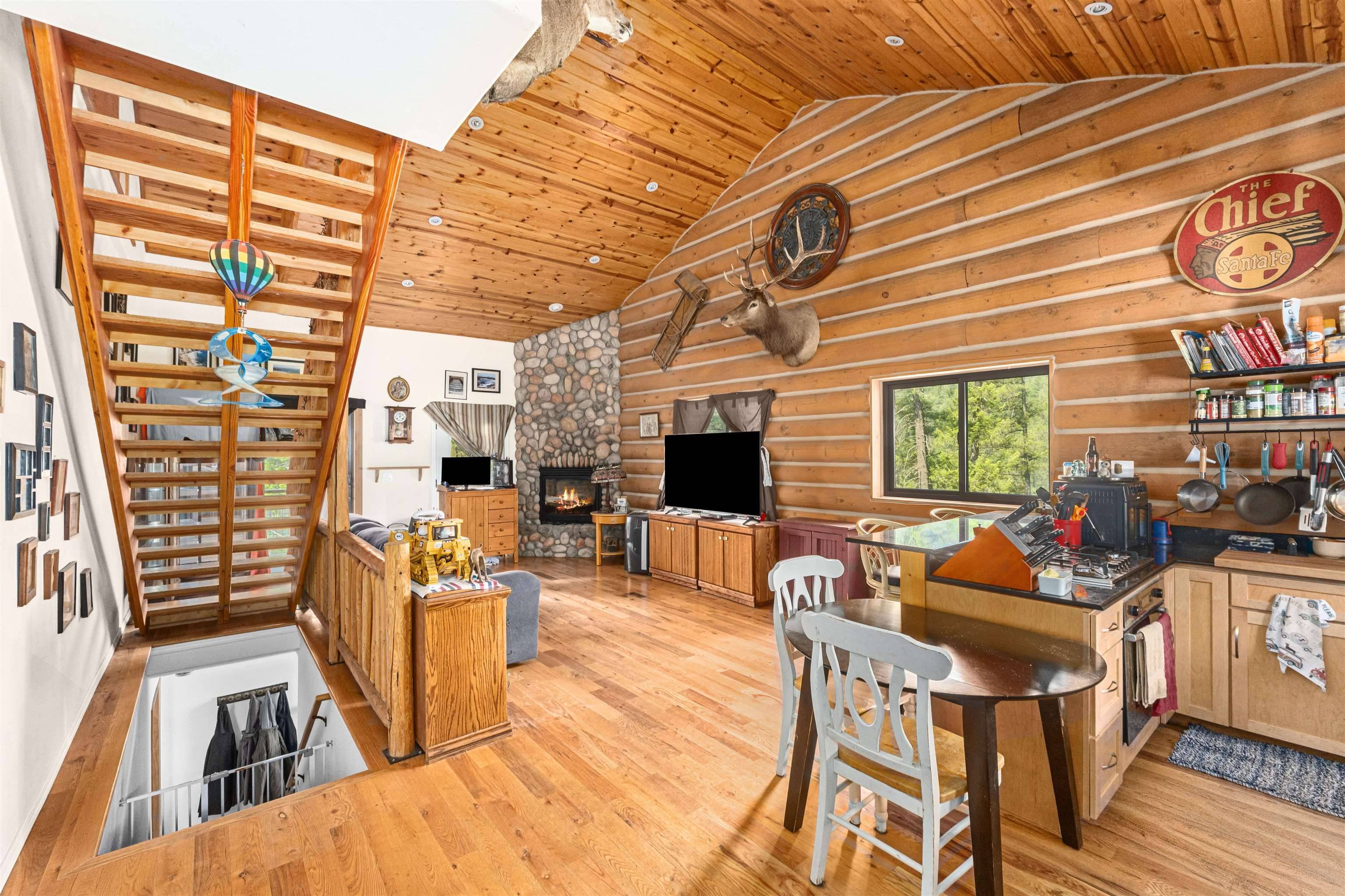 3733V Sand Creek Rd, Kettle Falls, WA 99141