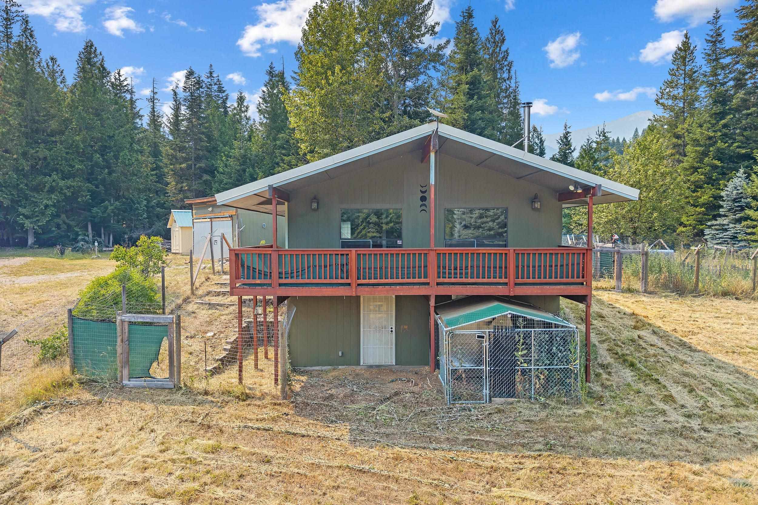 461 Beaver Creek Ln, Metaline, WA 99152