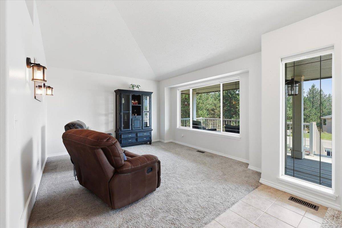 18613 E Laluna Ct, Otis Orchards, WA 99027