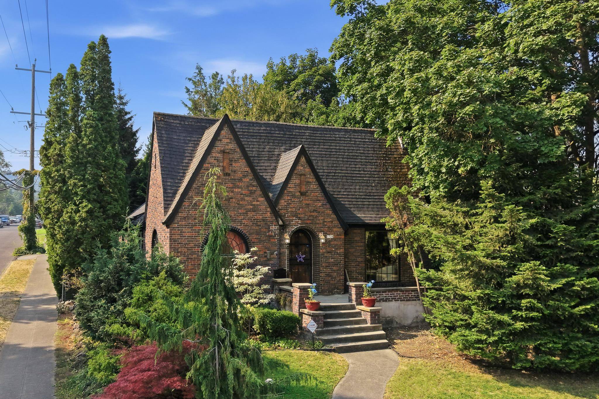 1728 E 9th Ave, Spokane, WA 99202