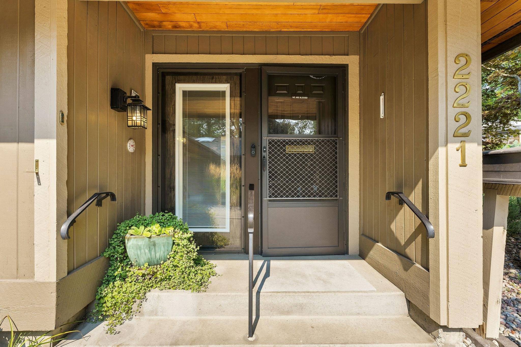 2221 E Rockwood Blvd, Spokane, WA 99203