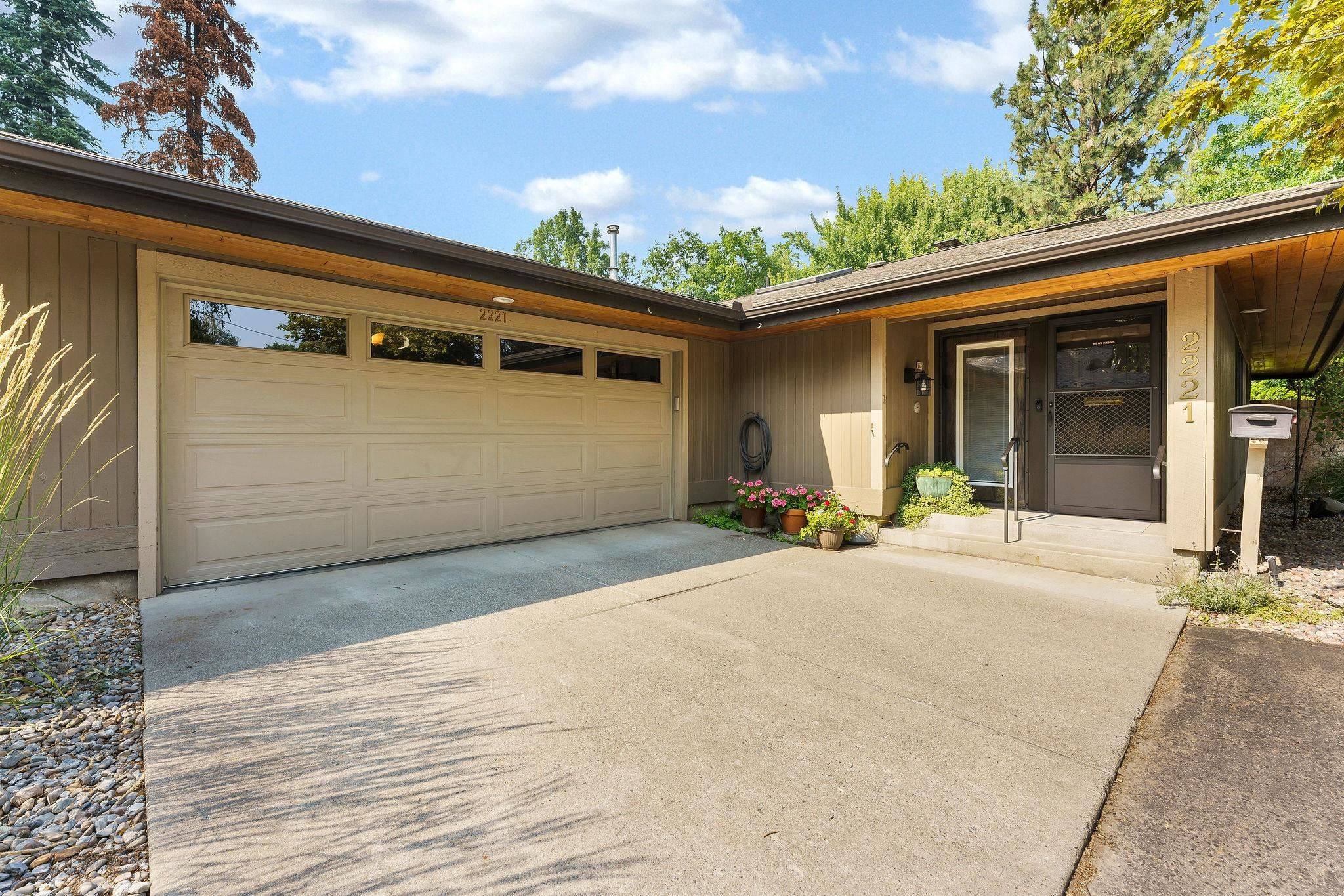 2221 E Rockwood Blvd, Spokane, WA 99203