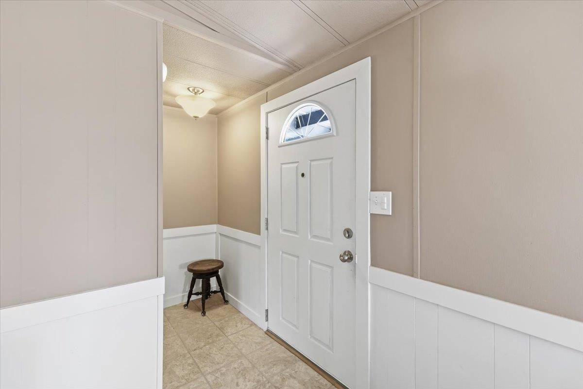 35312 N Newport Hwy #223, Chattaroy, WA 99003